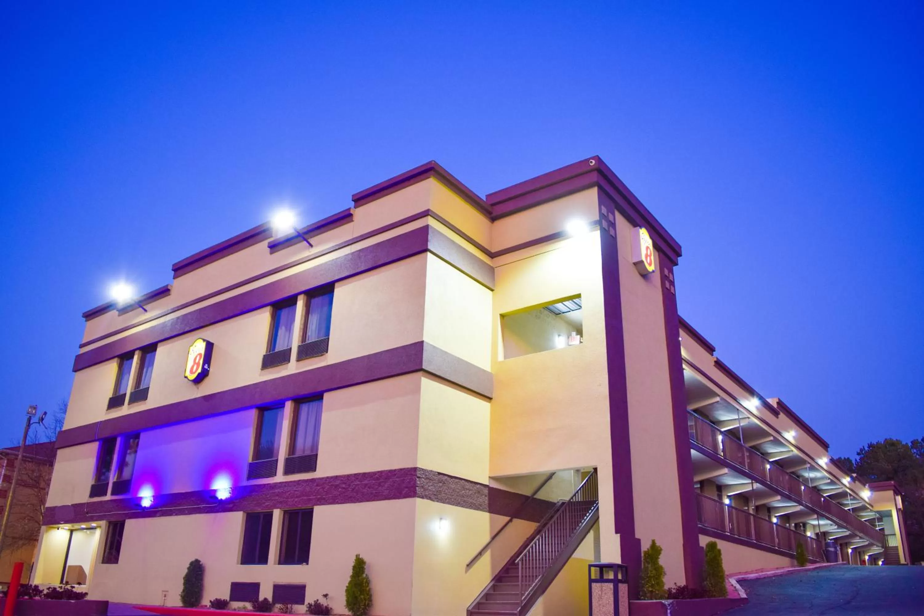 Property building in Super 8 Downtown Raleigh