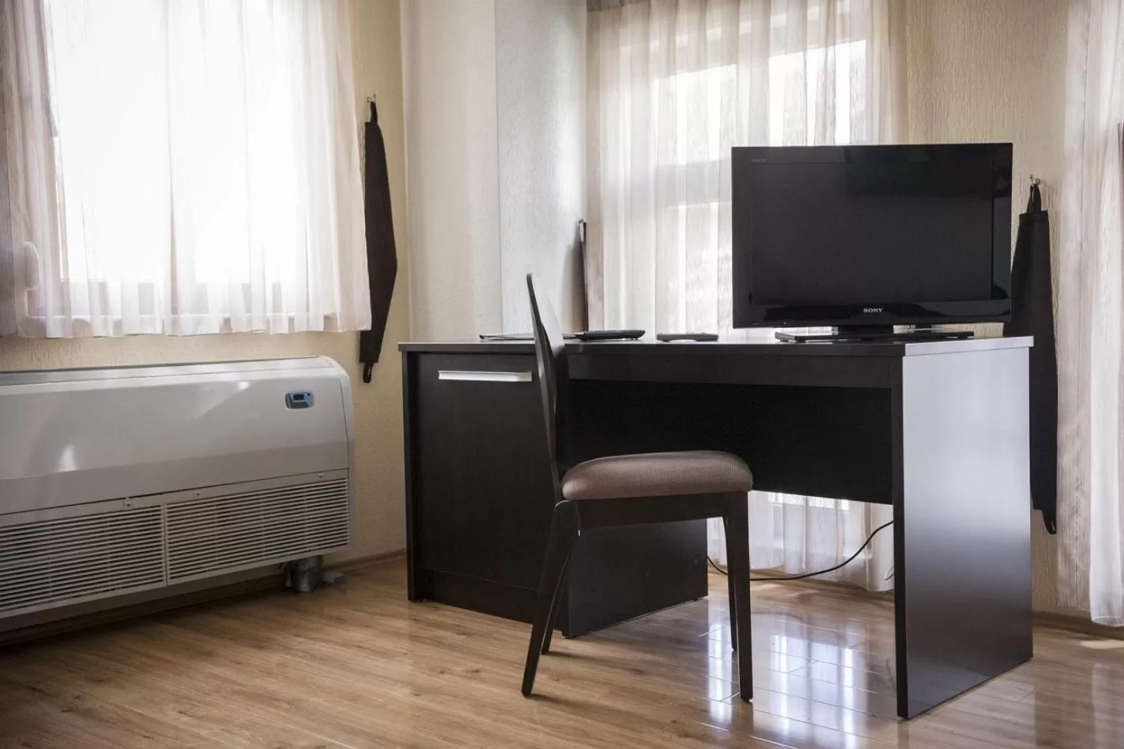 Day, TV/Entertainment Center in Hotel Treff