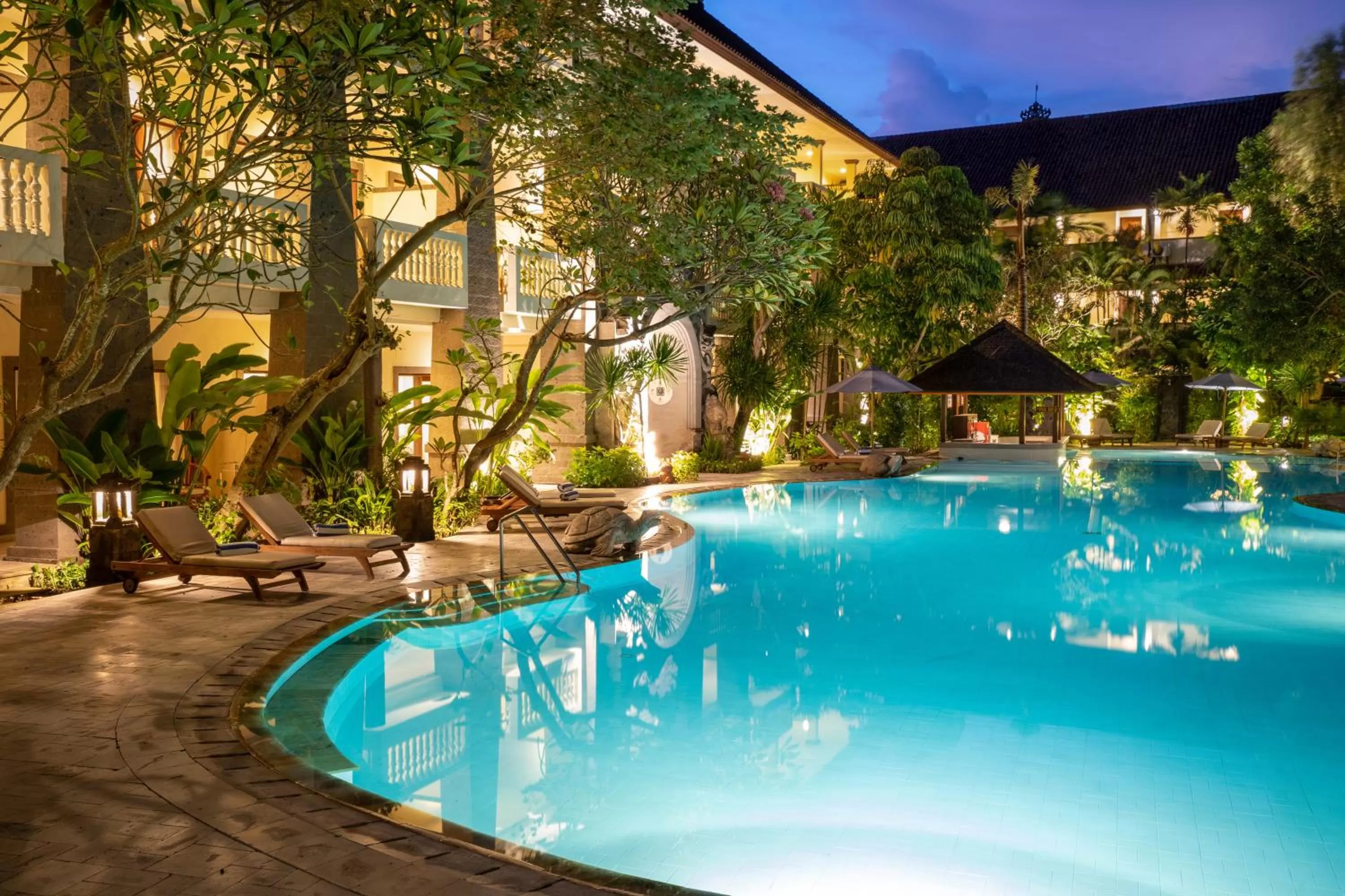 Swimming pool in Hotel Kumala Pantai