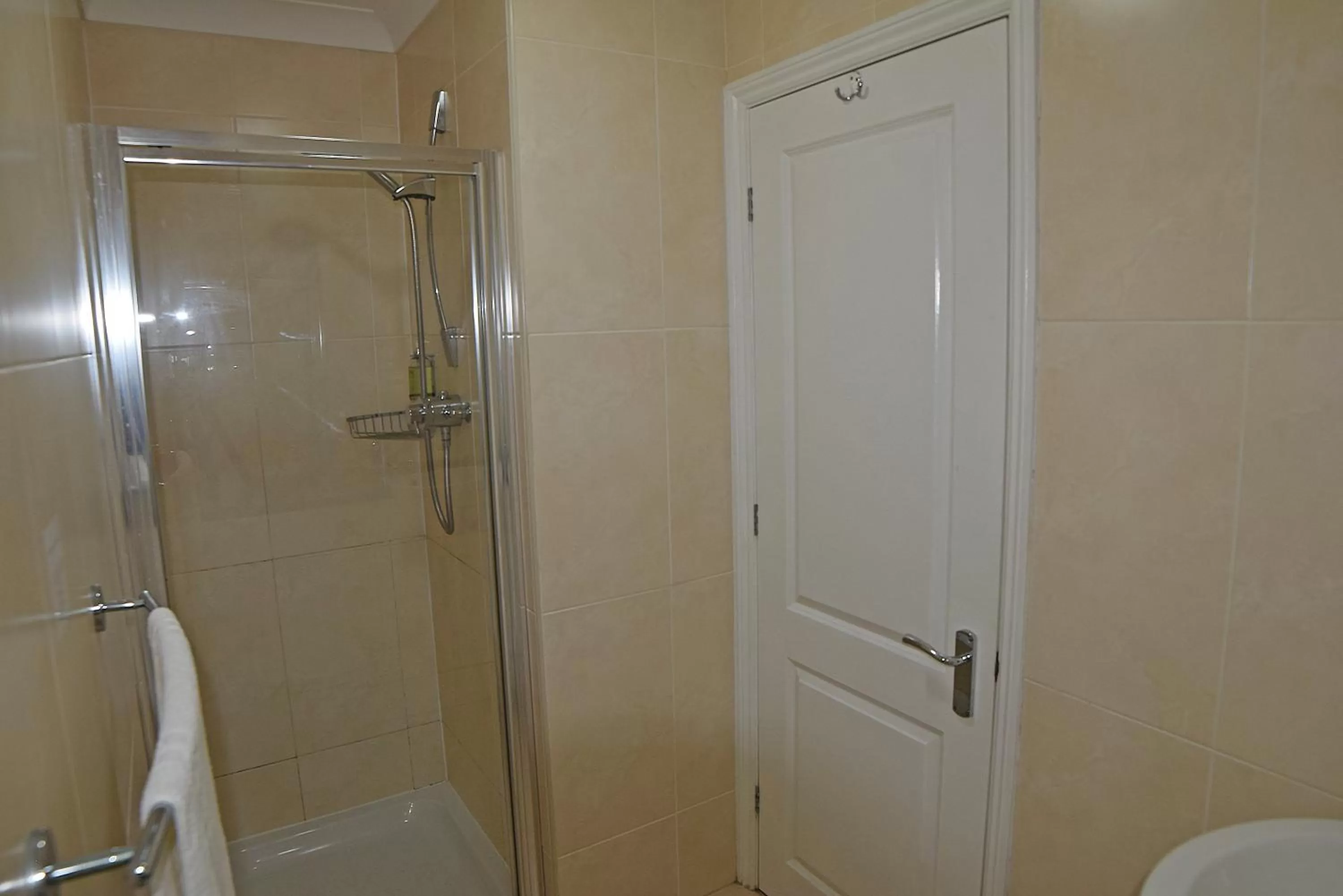 Bathroom in Dovedale Hotel and Restaurant