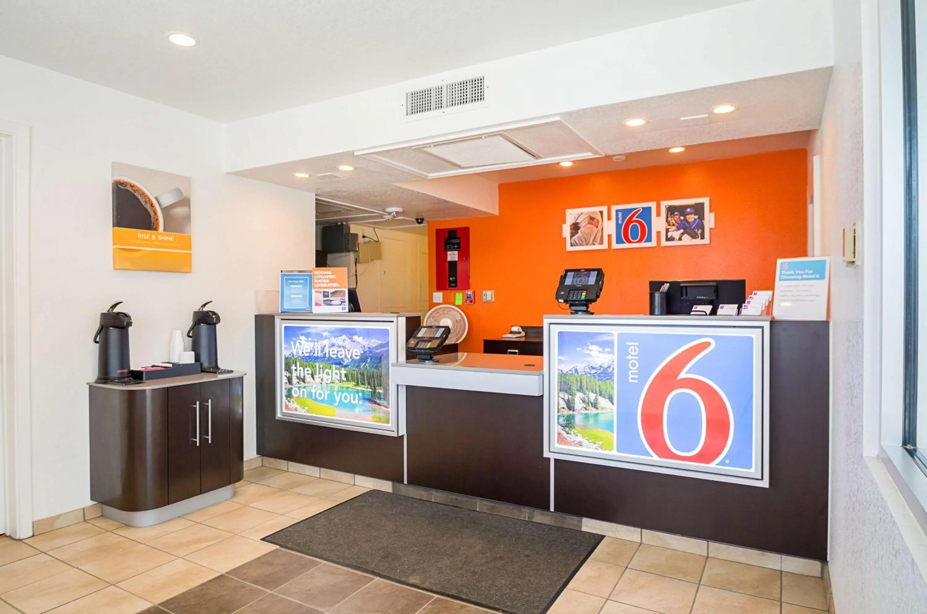 Lobby or reception in Motel 6-Pueblo, CO - I-25