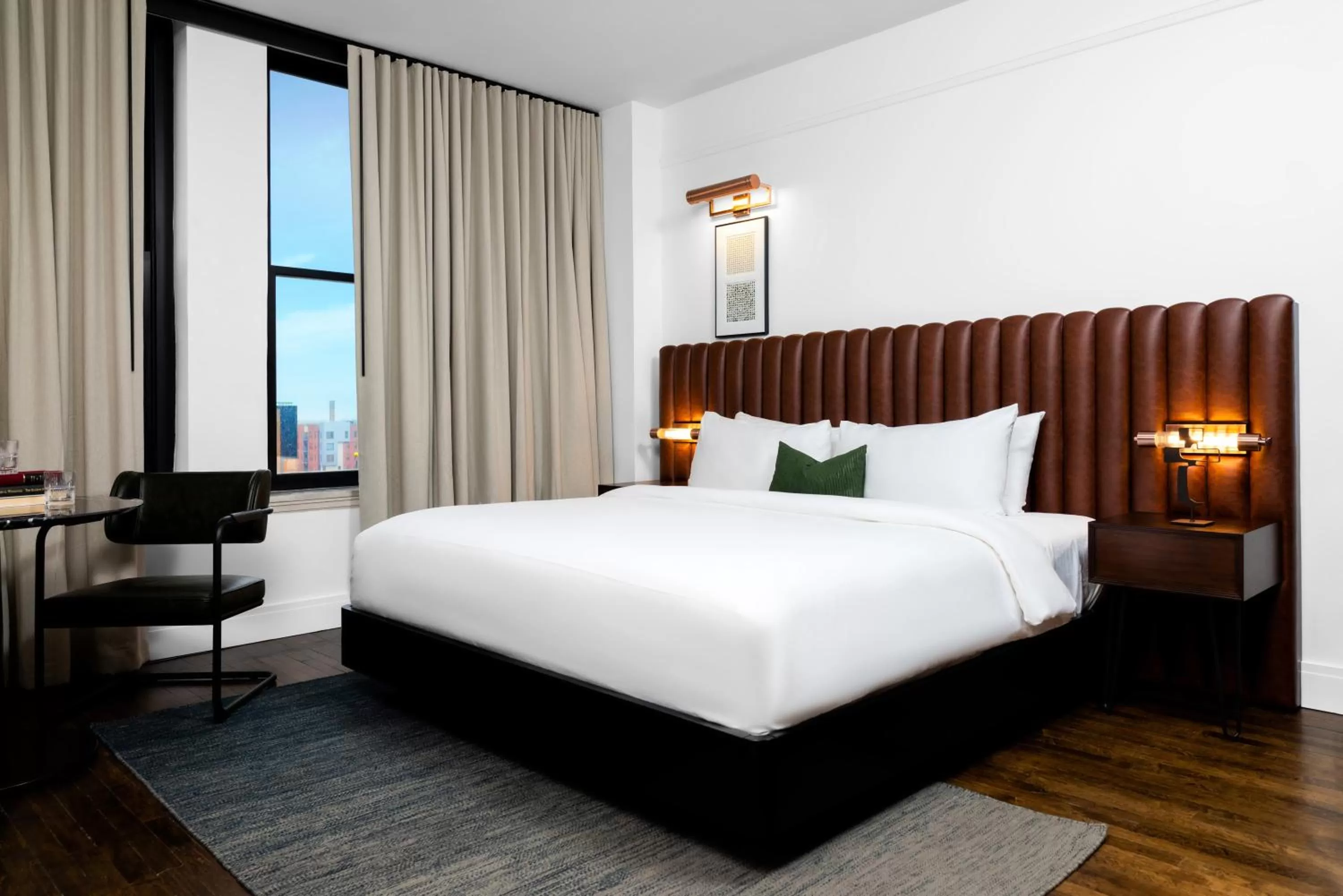 Deluxe King Room in Surety Hotel