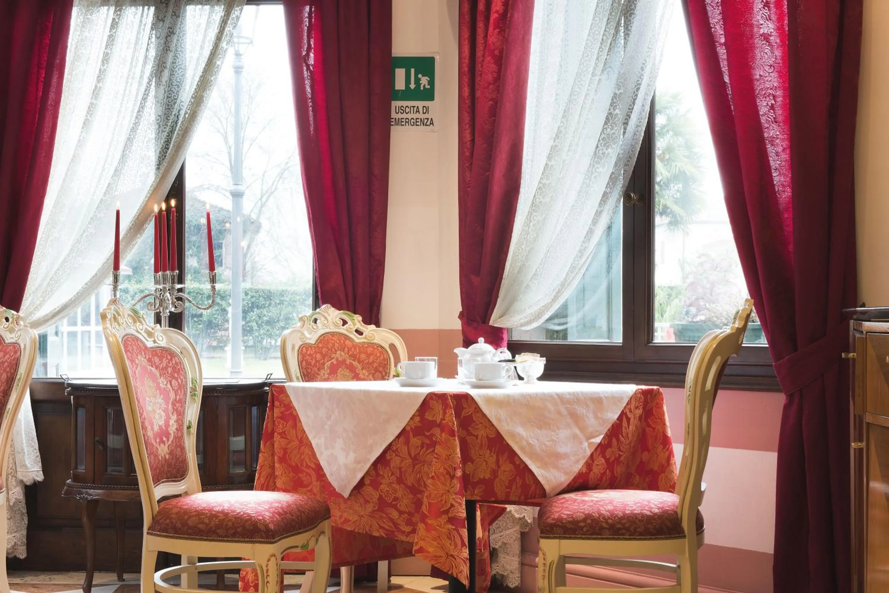 Restaurant/places to eat in Hotel Villa Stucky