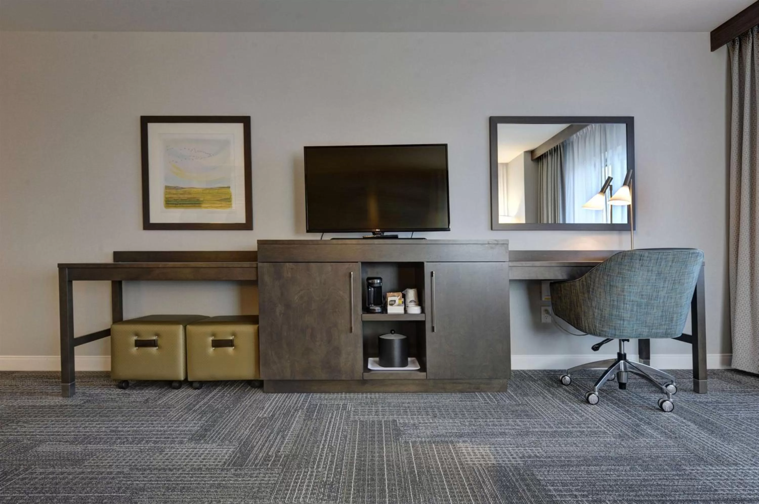 Bedroom in Hampton Inn & Suites by Hilton Quebec City Levis