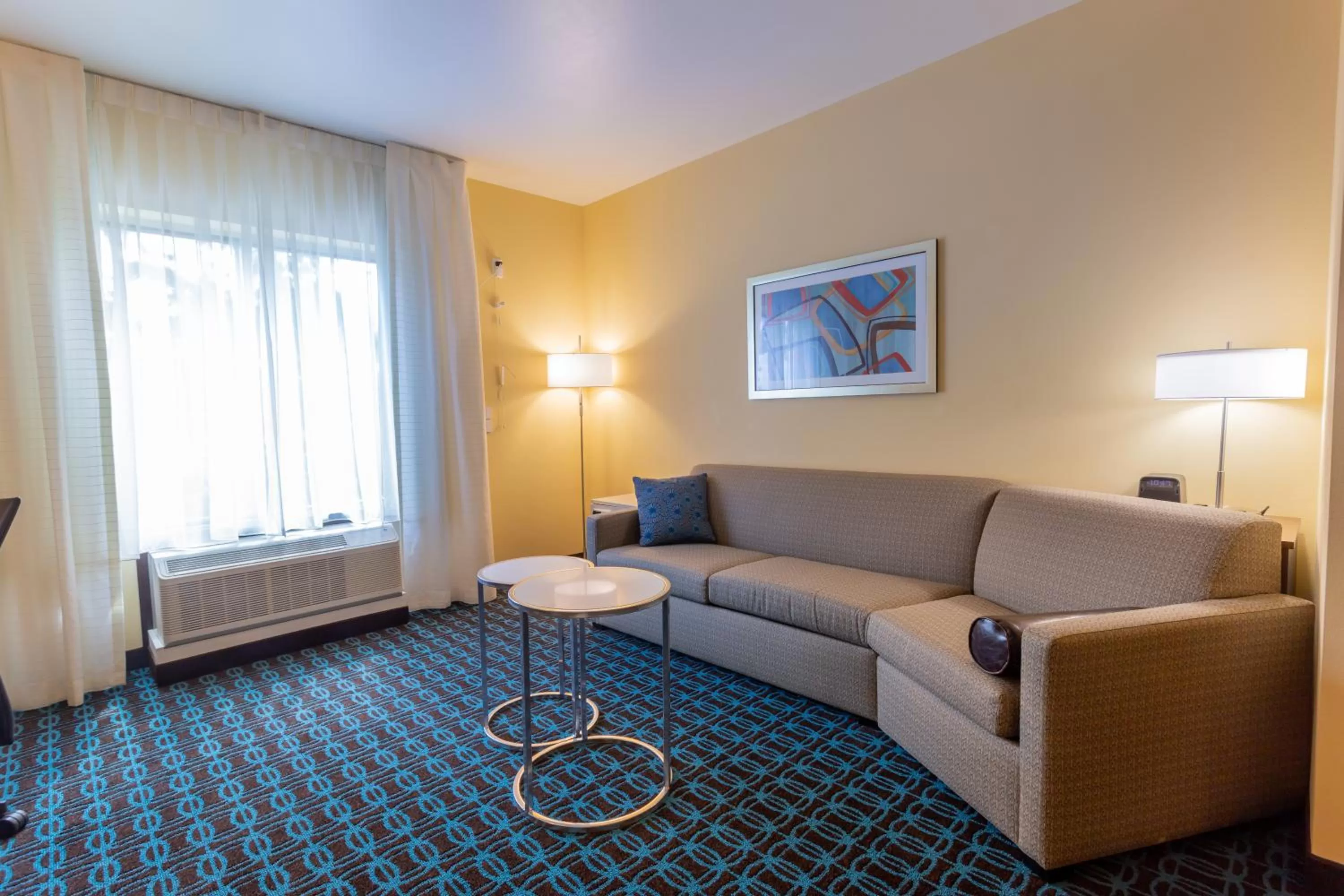 Living room in Fairfield Inn & Suites by Marriott Bay City, Texas