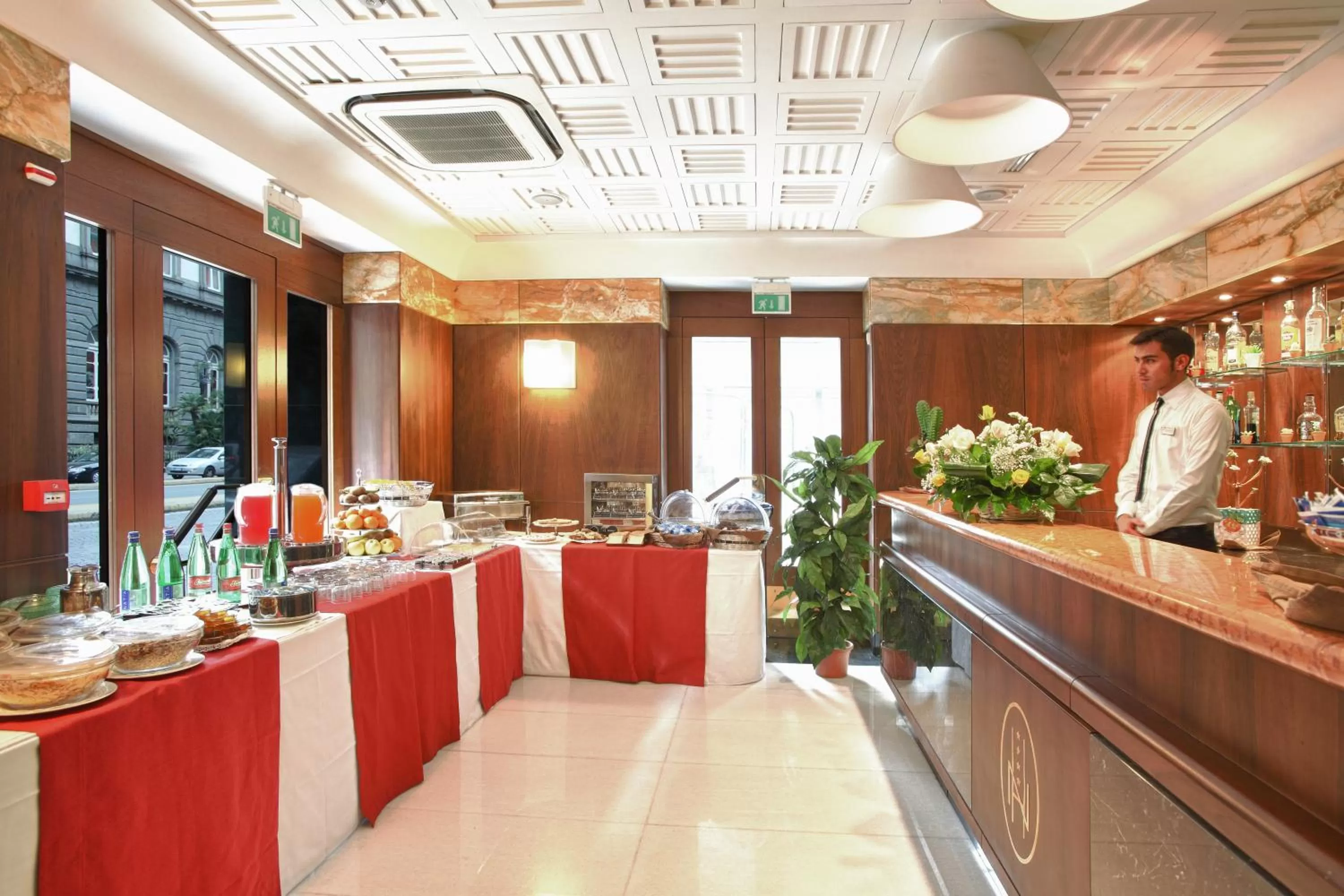 Lounge or bar in Hotel Naples