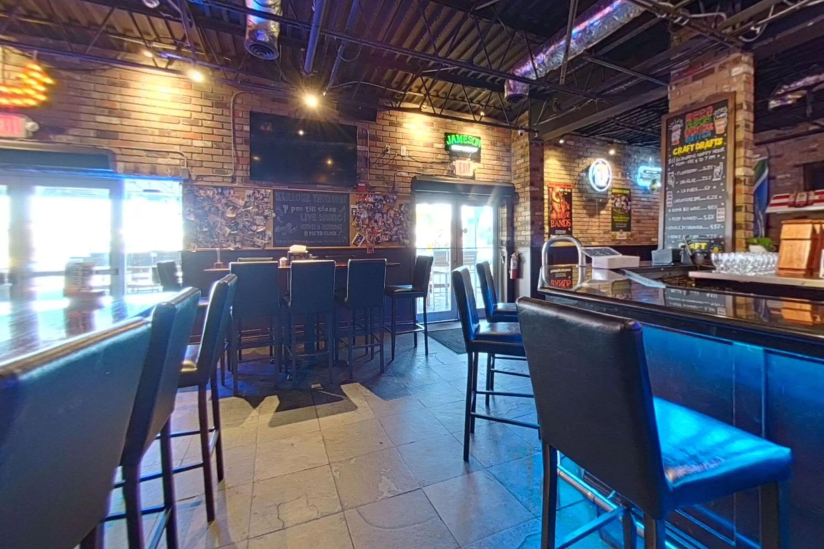 Restaurant/places to eat in Rodeway Inn & Suites Fort Lauderdale Airport & Cruise Port