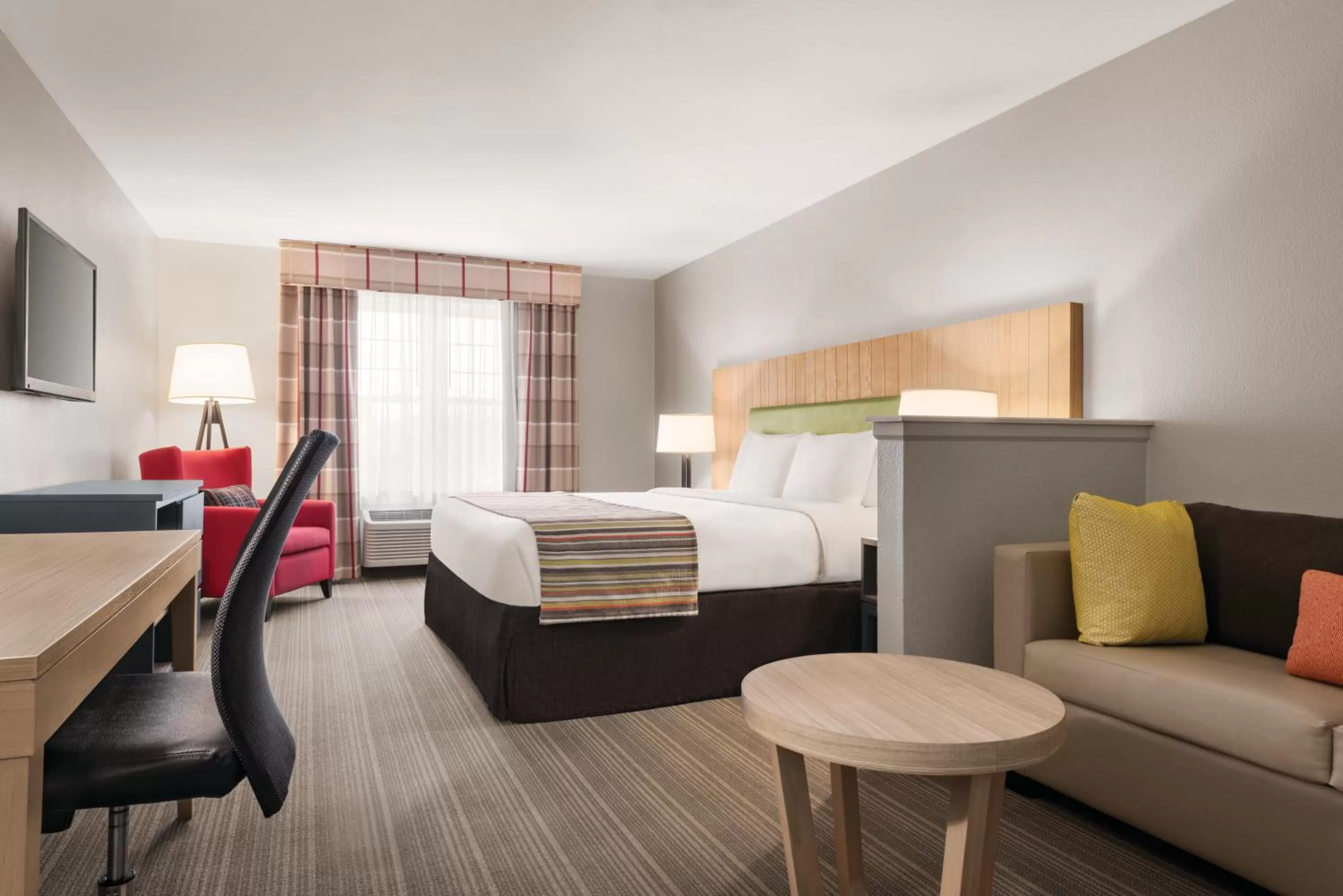 Executive King Suite - Non-Smoking in Country Inn & Suites by Radisson, Schaumburg, IL