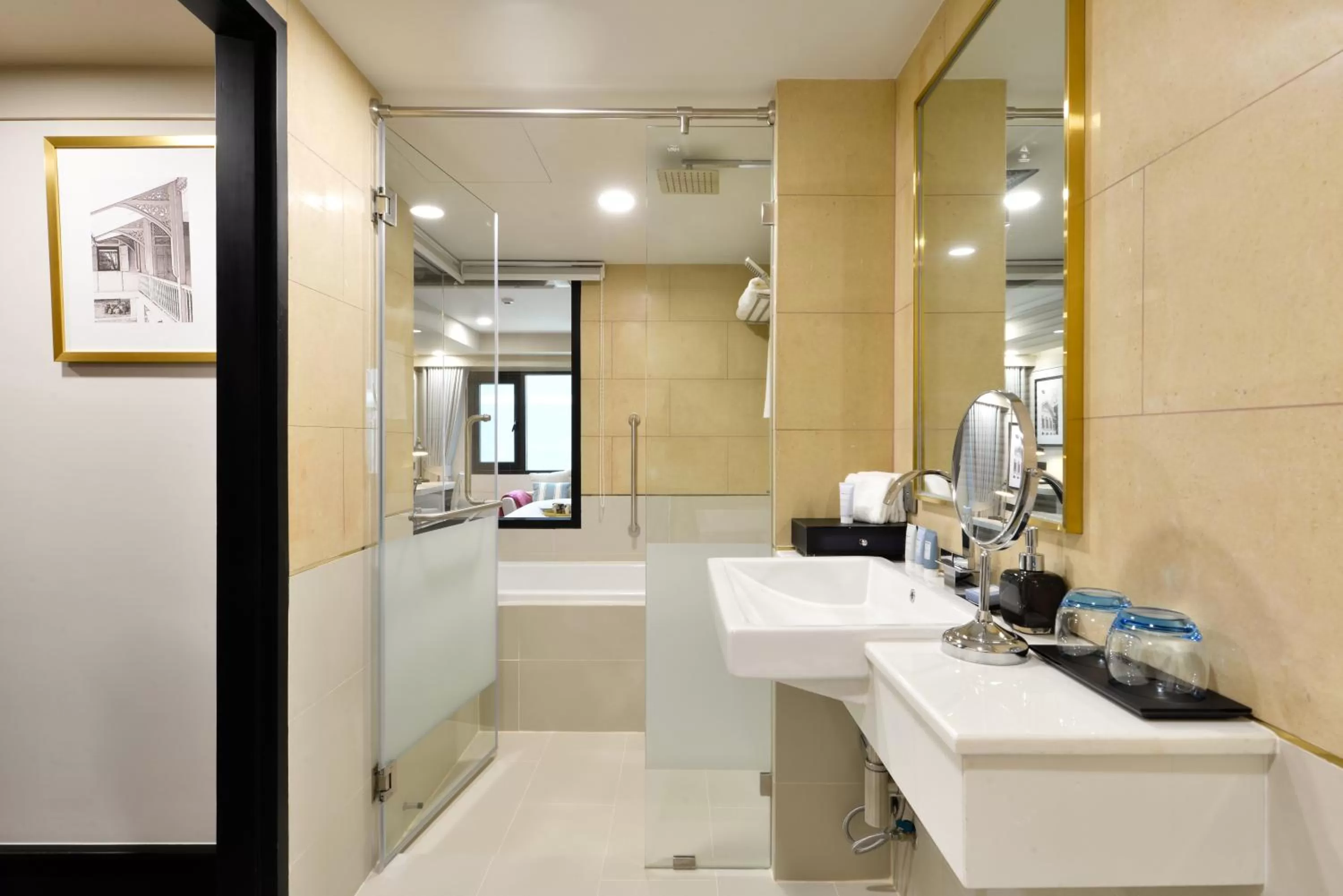 Bathroom in Oakwood Hotel & Residence Bangkok