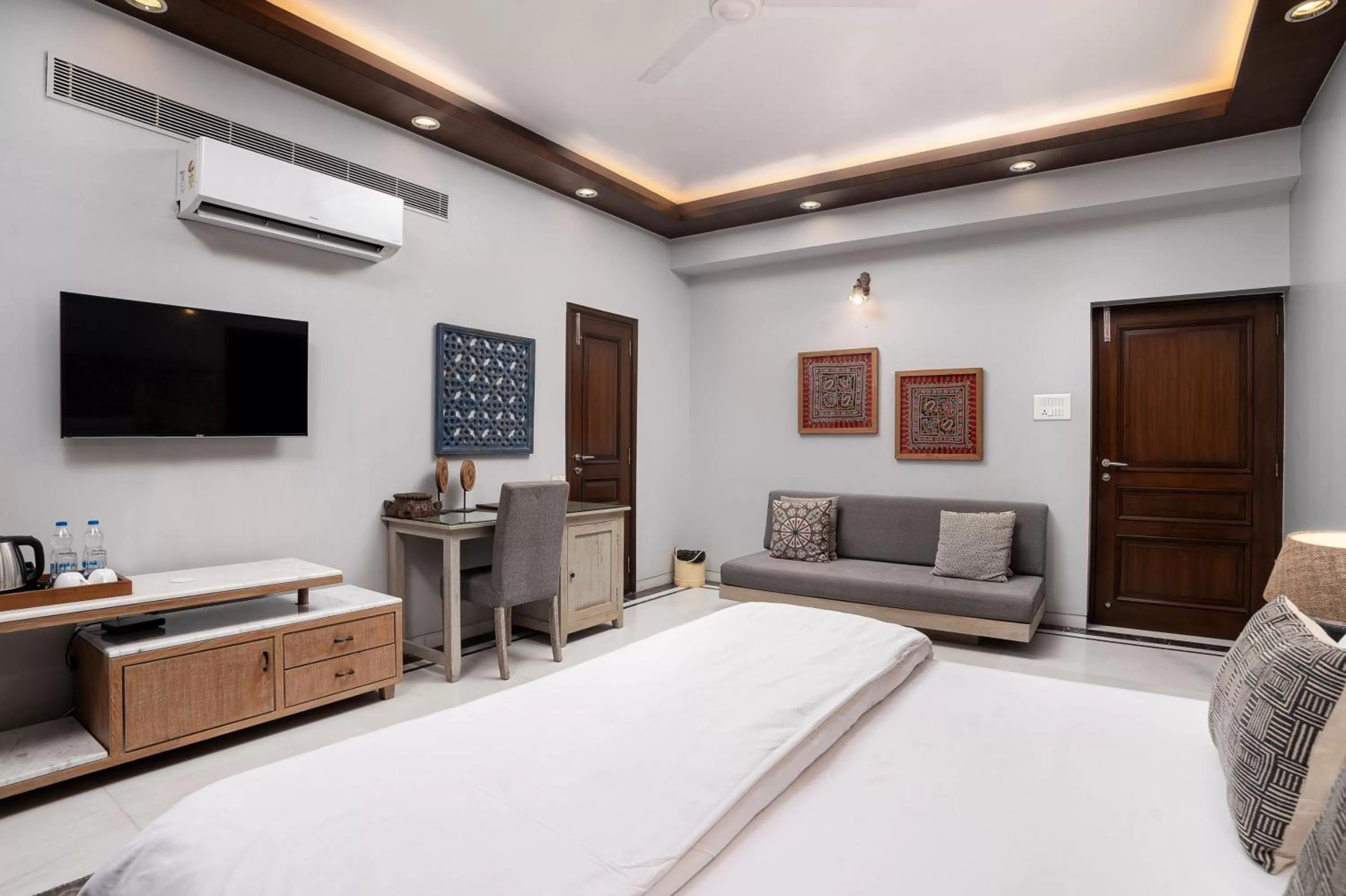 Photo of the whole room, Bed in The Almond Tree