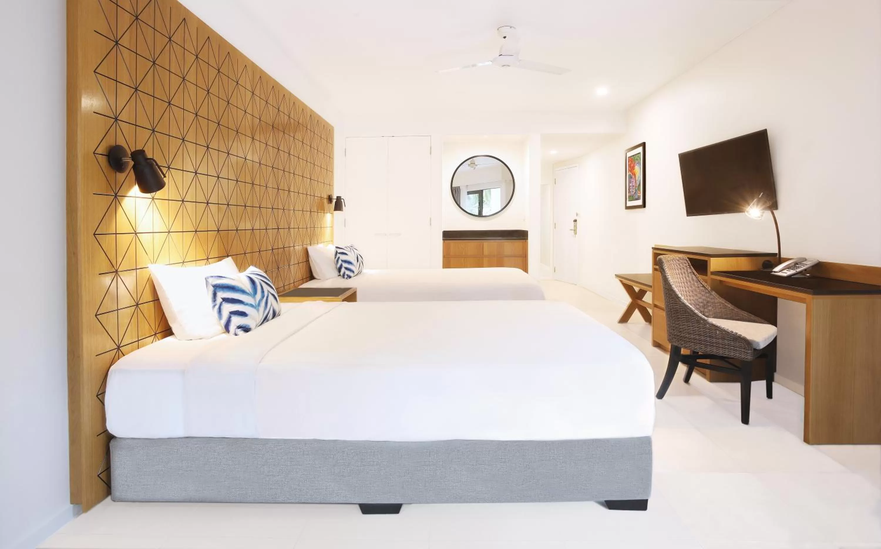 Bedroom, Bed in Radisson Blu Resort Fiji