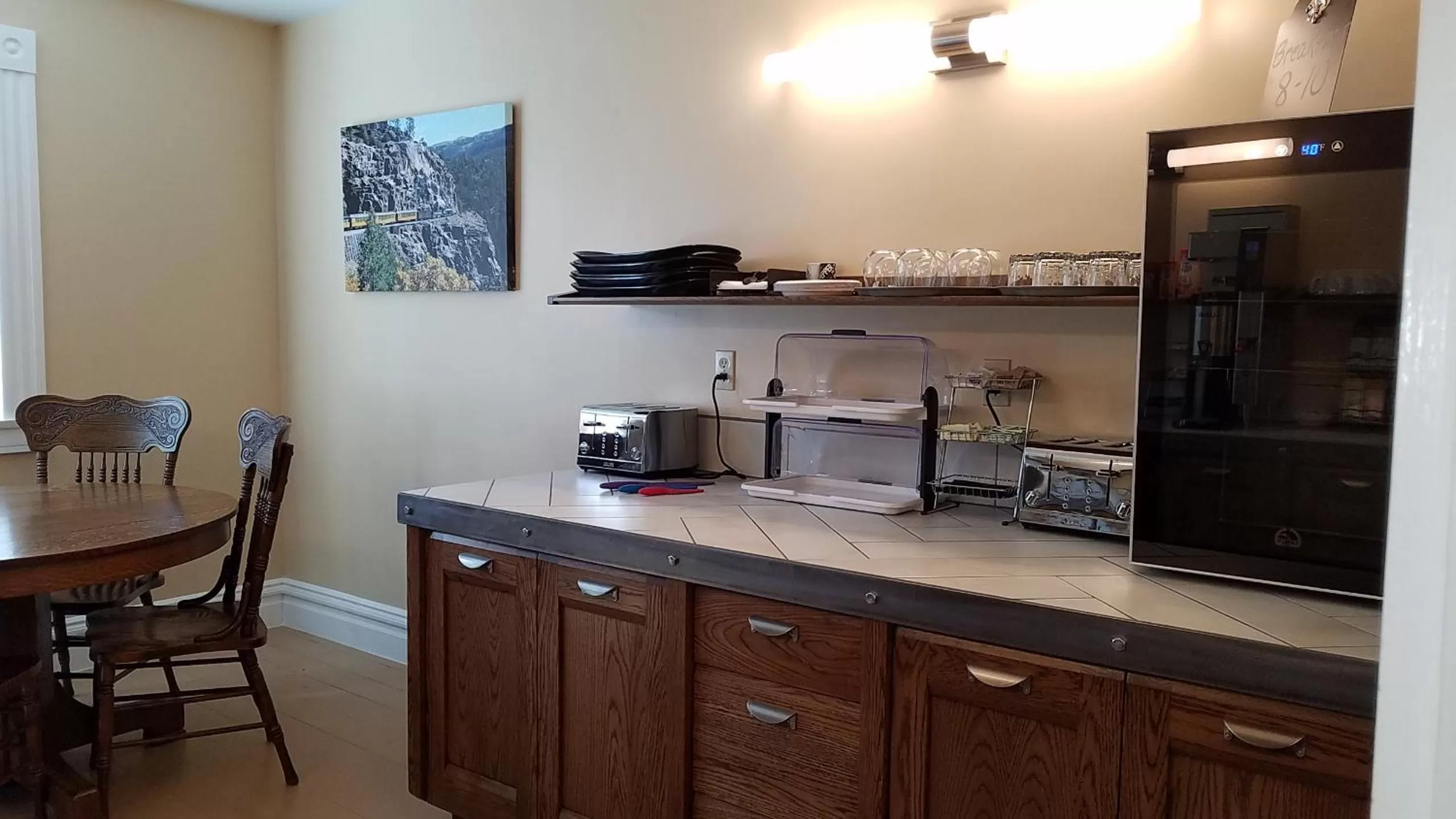 Communal kitchen in Hotel Ouray - for 12 years old and over