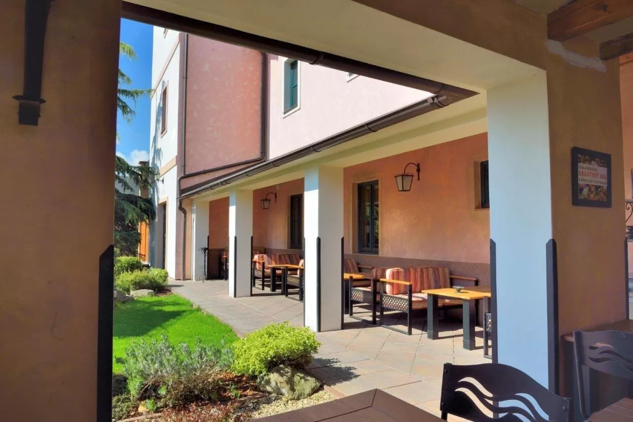 Hotel and restaurant Via Ironia