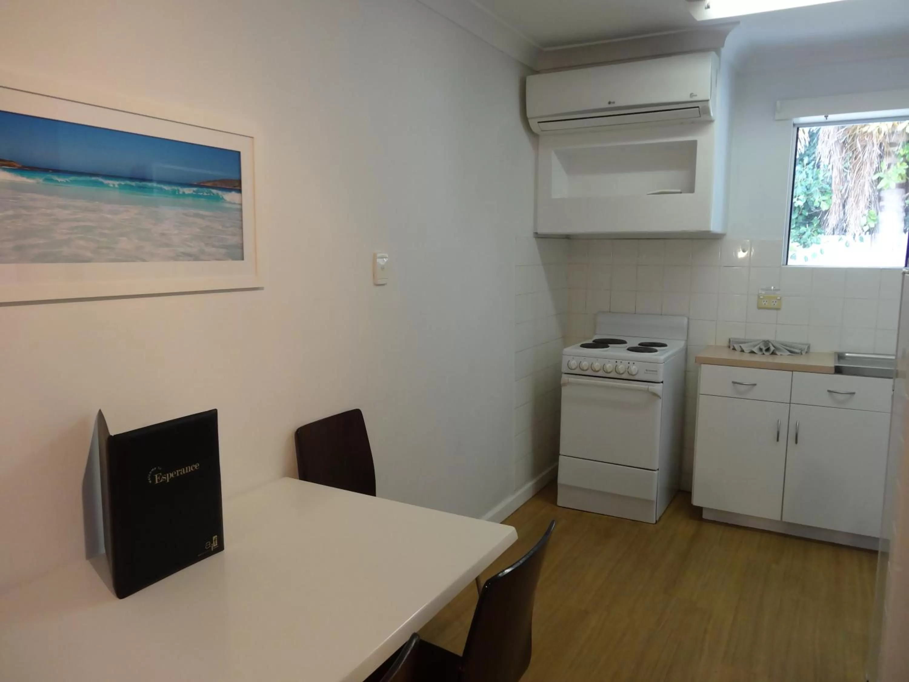 Kitchen or kitchenette, Kitchen/Kitchenette in Archipelago Apartments Esperance
