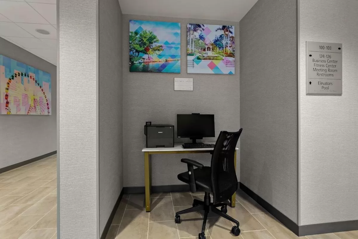 Business facilities in Hampton Inn & Suites Ruskin I-75, FL