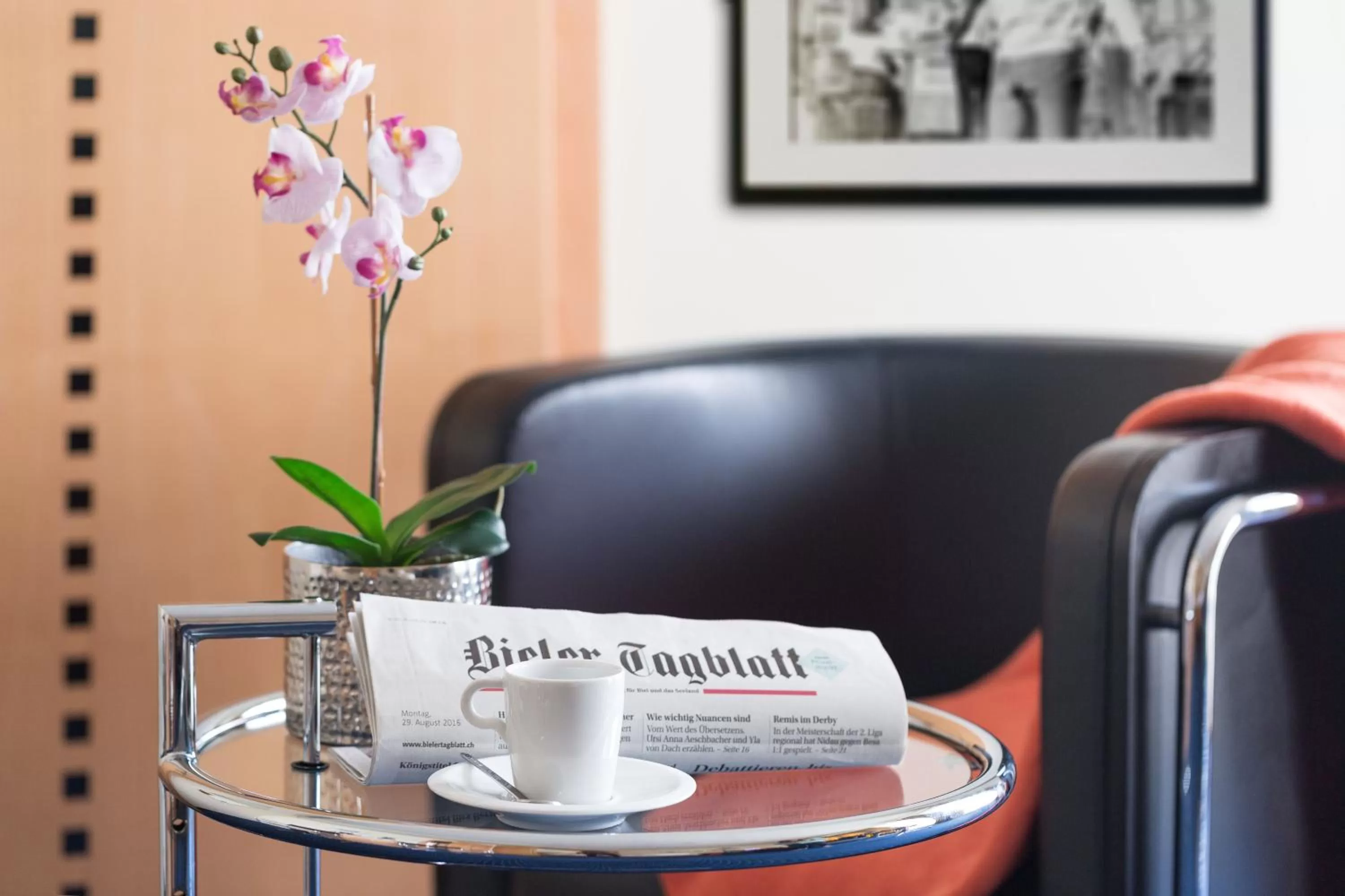 Coffee/tea facilities in GLANDON Rooms Elite
