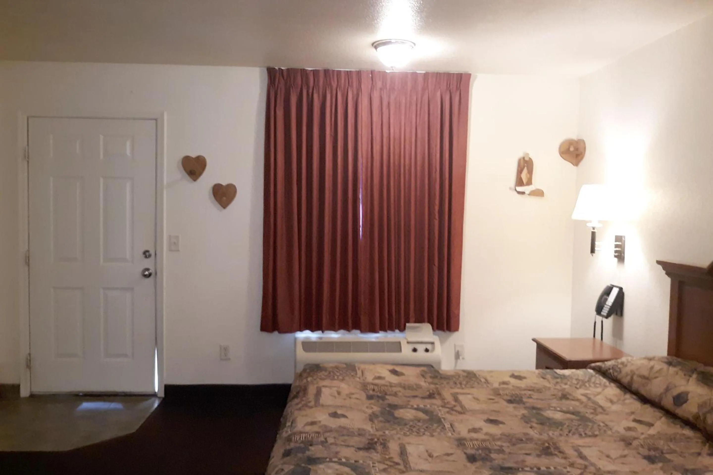 Bedroom, Bed in OYO Hotel Tombstone