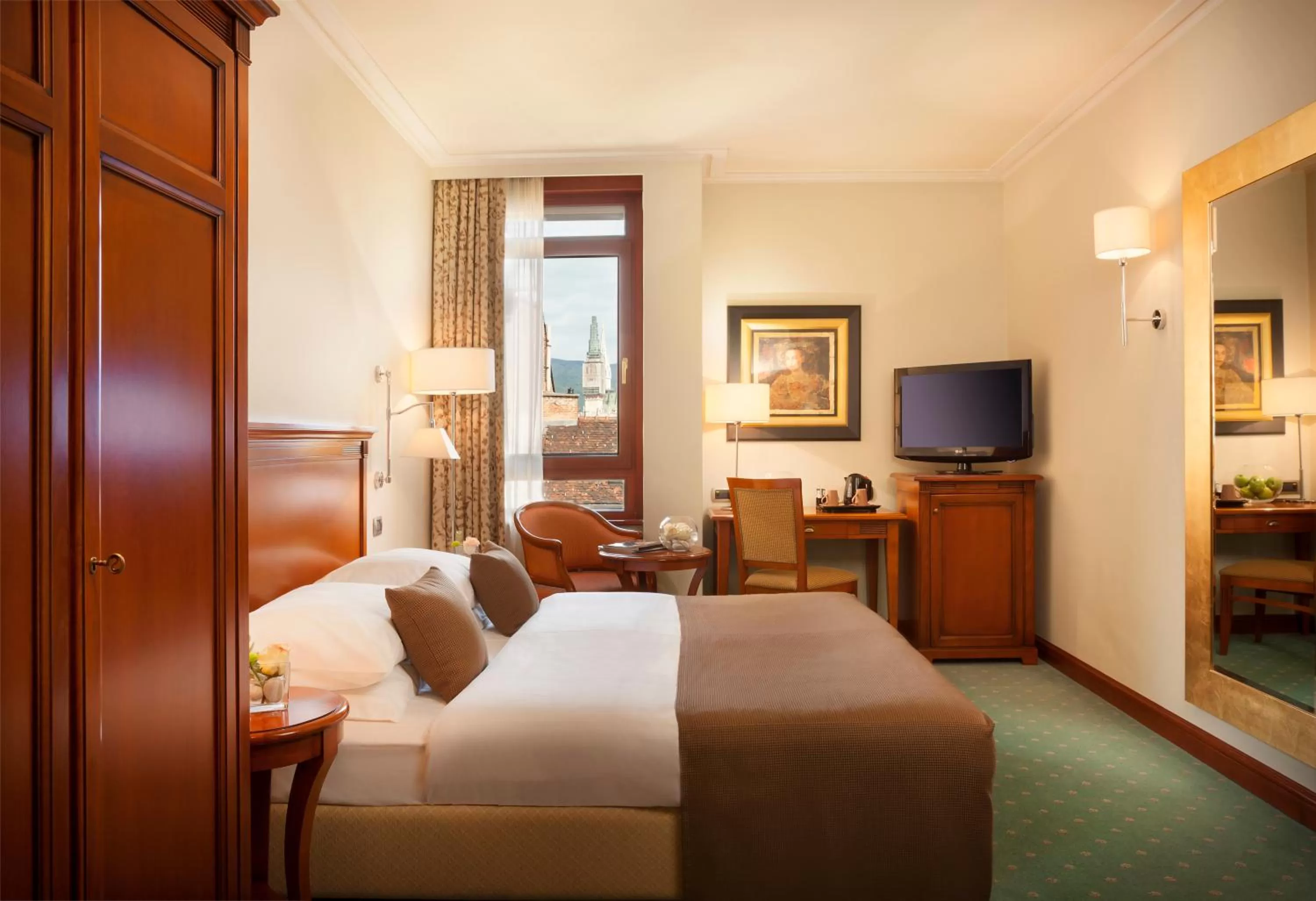 Photo of the whole room, Bed in Best Western Premier Hotel Astoria