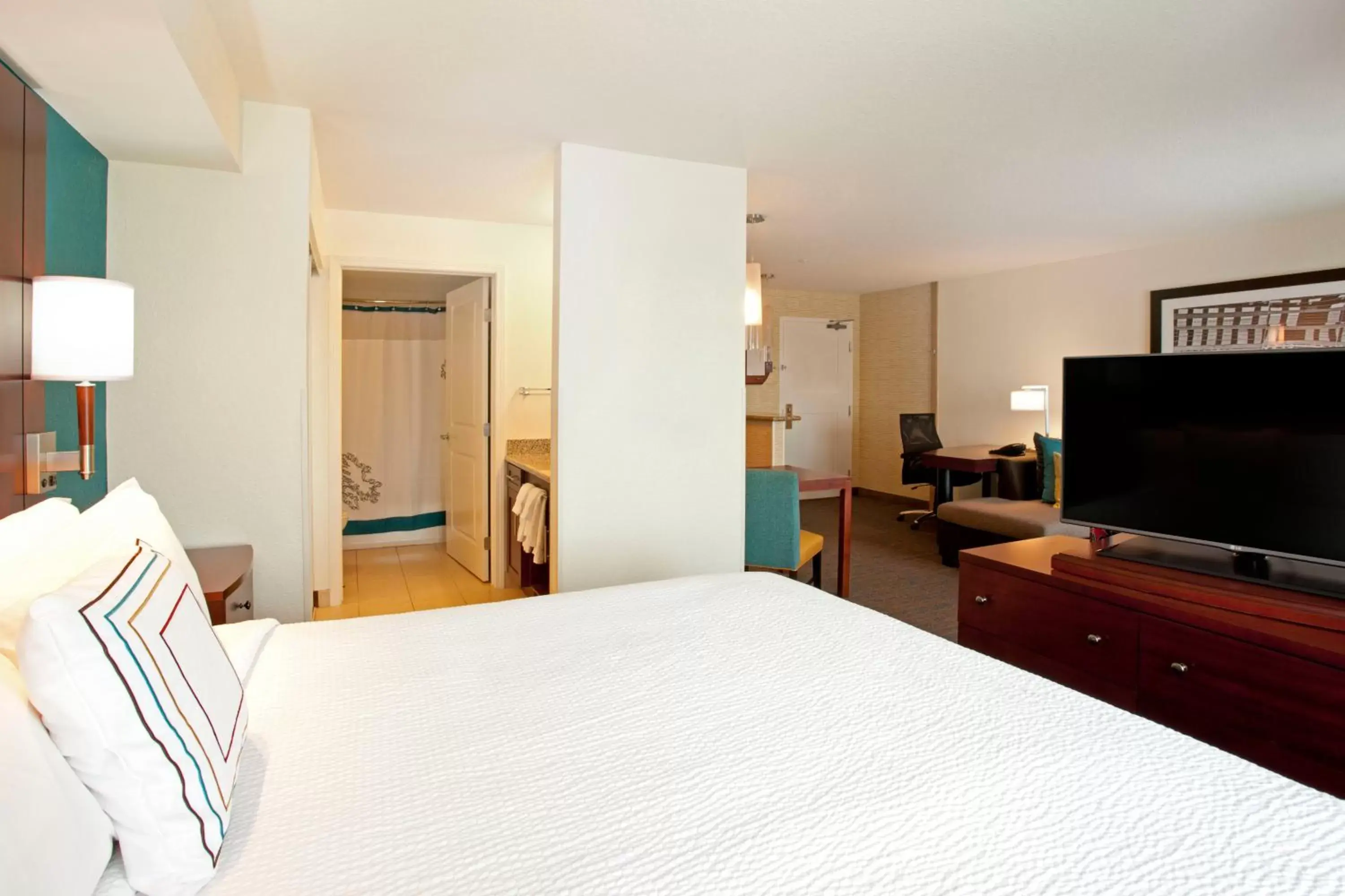 One-Bedroom King Suite with Sofa Bed and Adapted Tub - Mobility and Hearing Accessible in Residence Inn by Marriott Portland Airport at Cascade Station One-Bedroom King Suite with Sofa Bed and Adapted Tub - Mobility and Hearing Accessible in Residence Inn by Marriott Portland Airport at Cascade Station