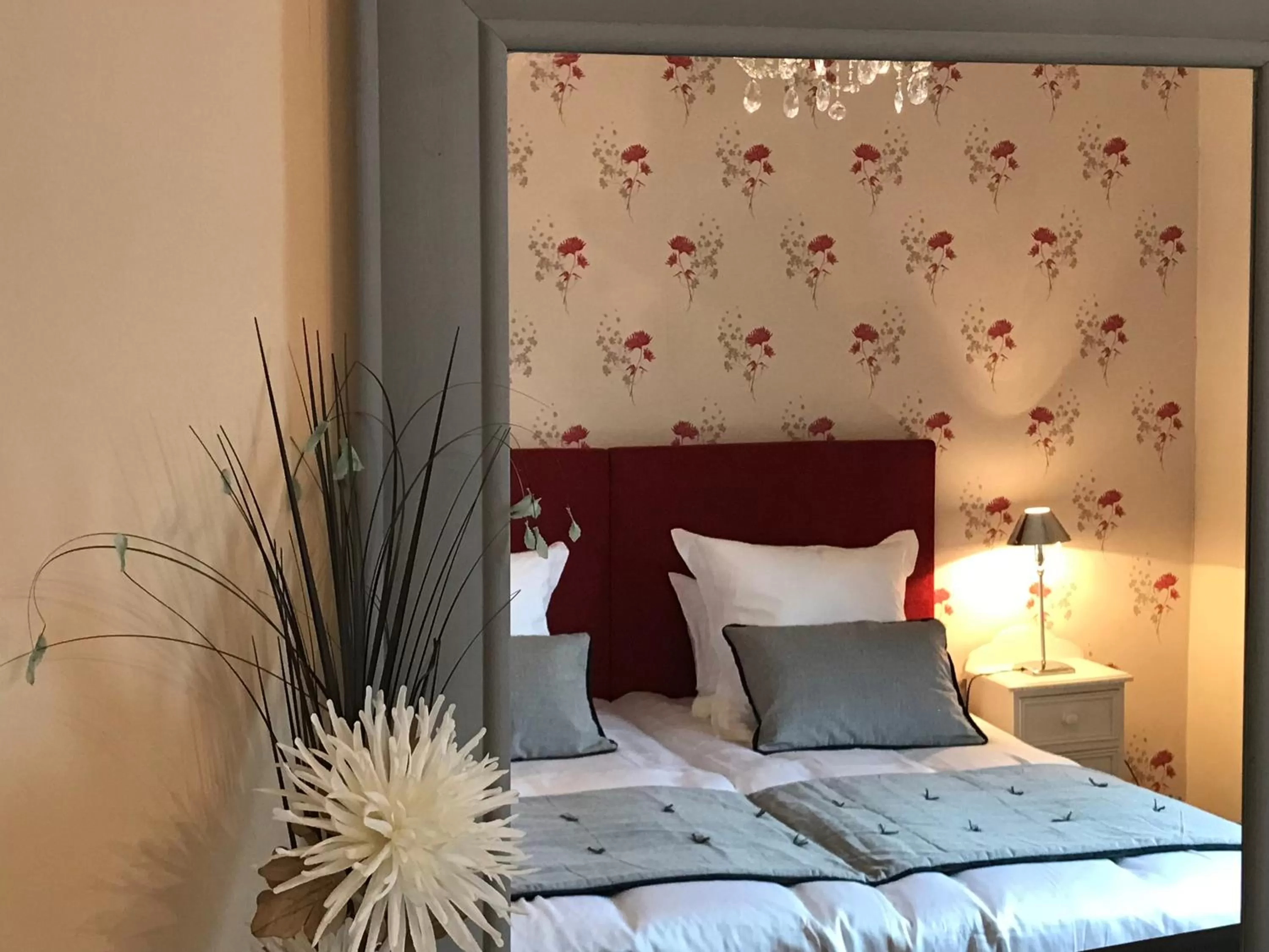 Twin Room with Shower in La Maison de Louisette