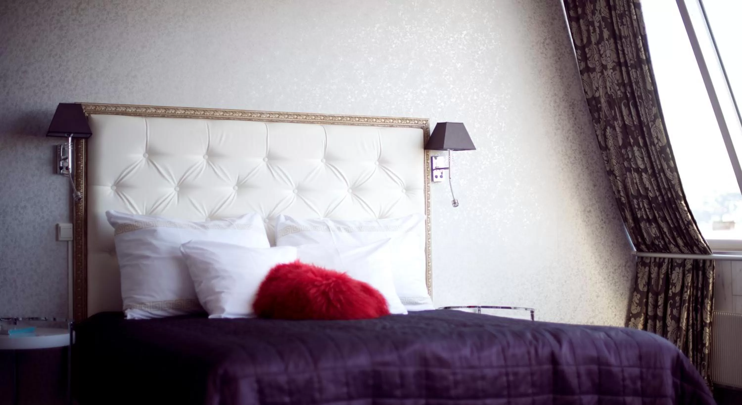 Bed in Home Hotel Grand Olav