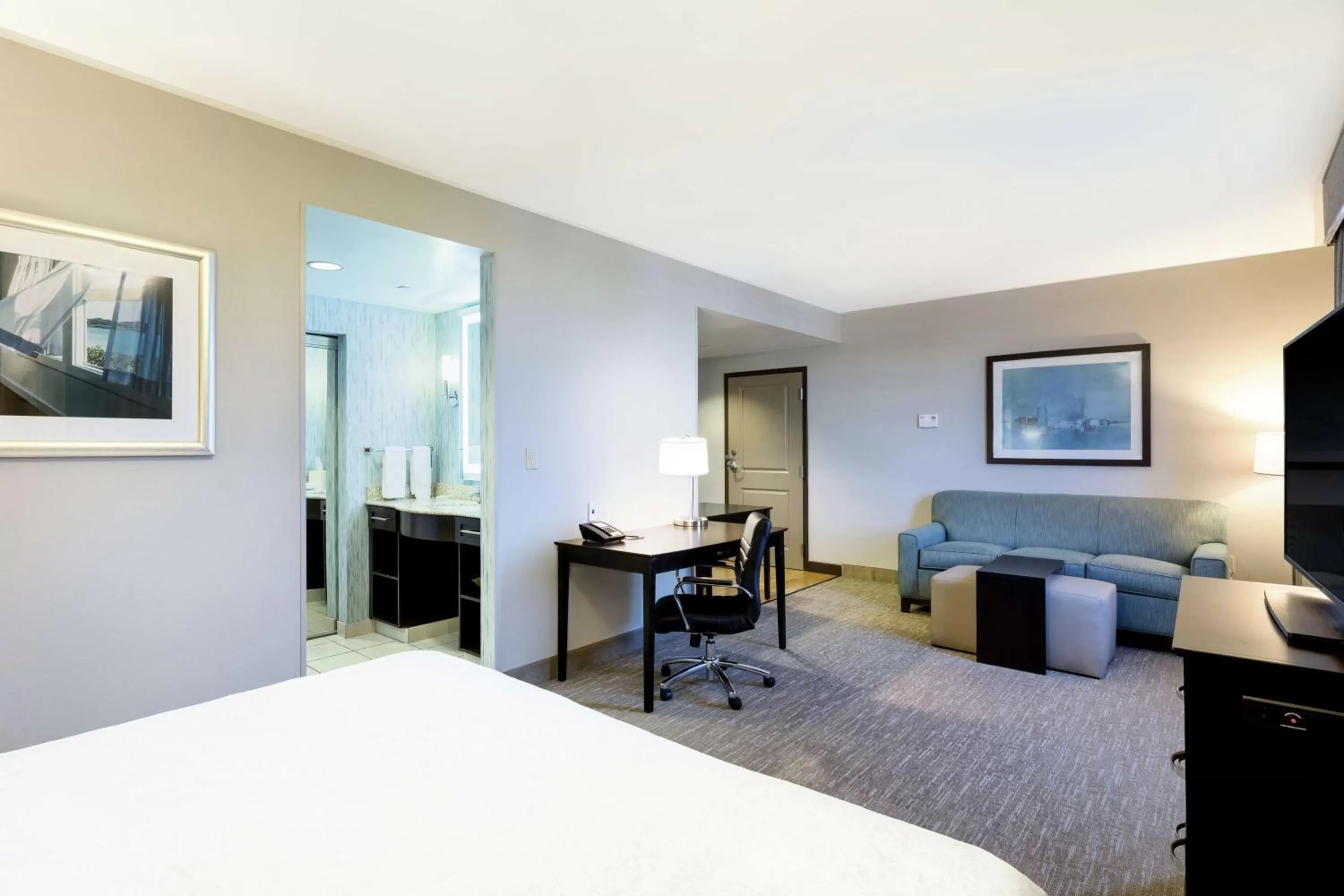 Living room, Bed in Homewood Suites Port Saint Lucie-Tradition