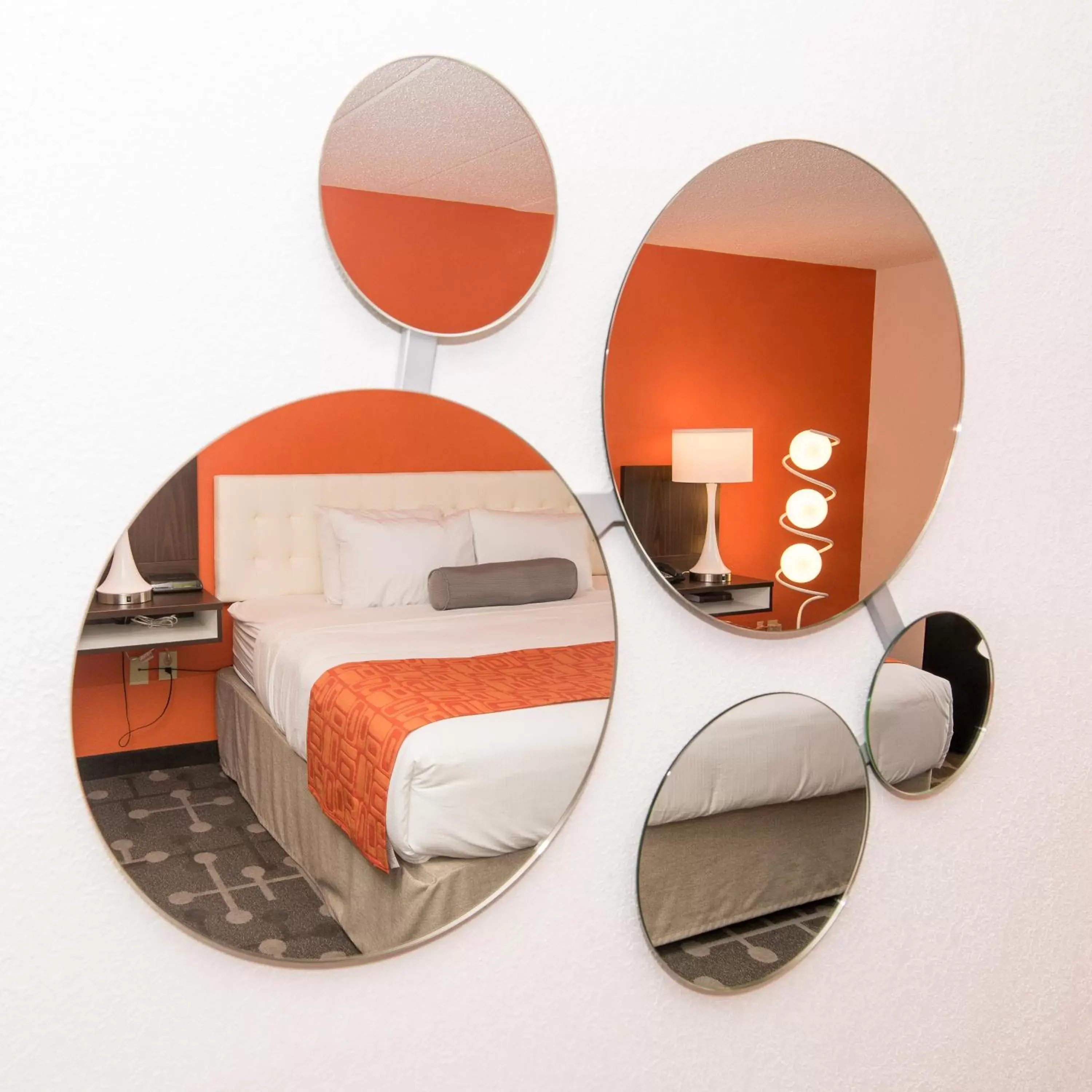 King Room - Non-Smoking in Howard Johnson by Wyndham Portsmouth King Room - Non-Smoking in Howard Johnson by Wyndham Portsmouth