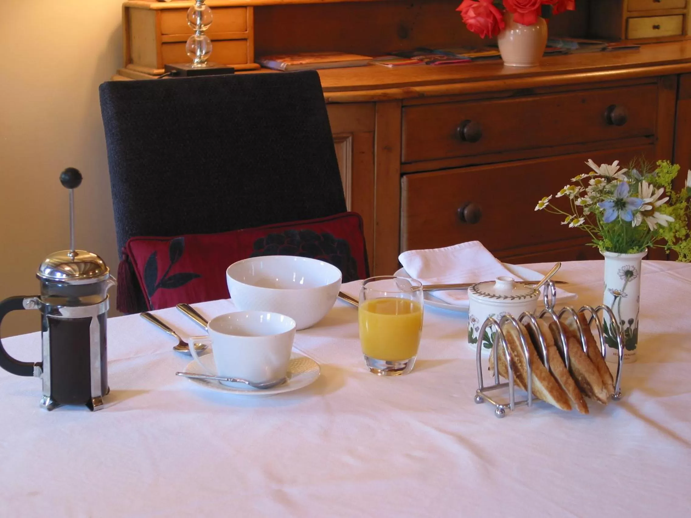 Breakfast in North Downs Barn