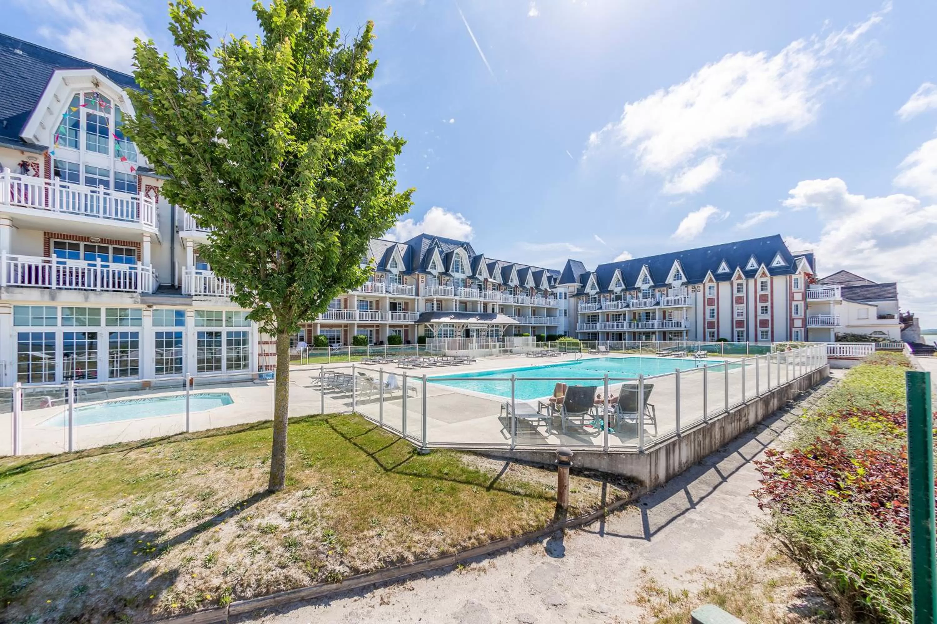 Property building in Pierre & Vacances Premium Résidence de la Plage