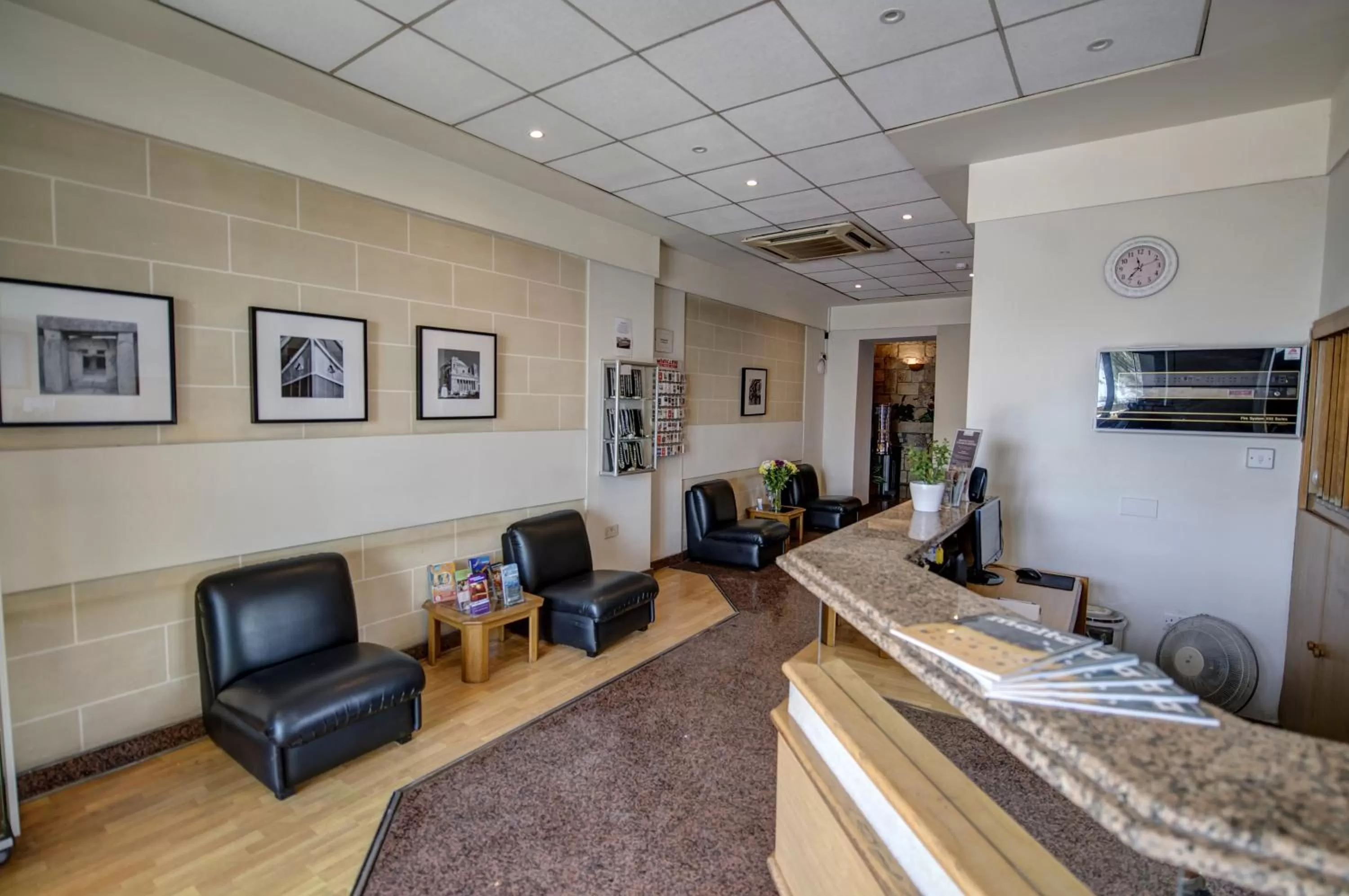 Lobby or reception in Sliema Chalet Hotel