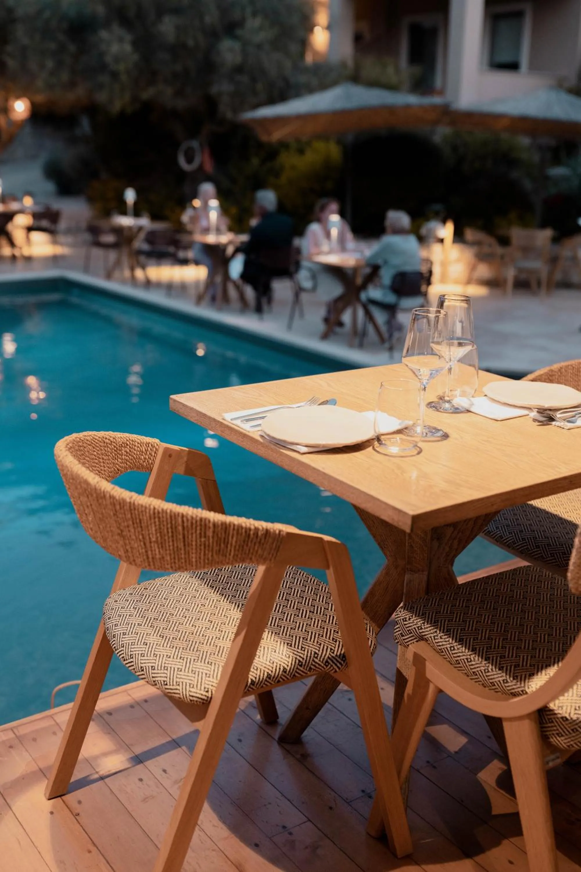 Restaurant/places to eat in Anthemion Suites and Villas