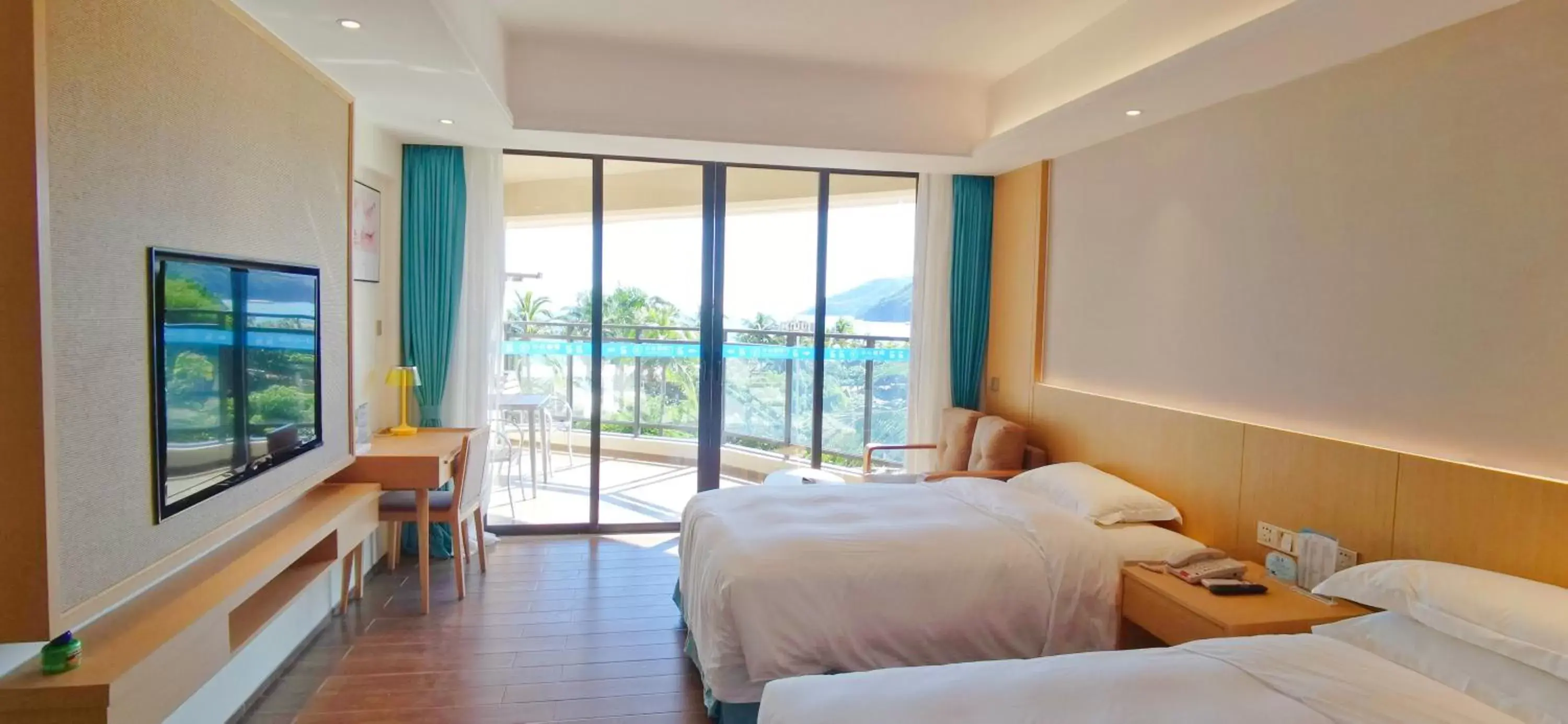 Luxury Twin Room in Sanya South China Hotel Luxury Twin Room in Sanya South China Hotel