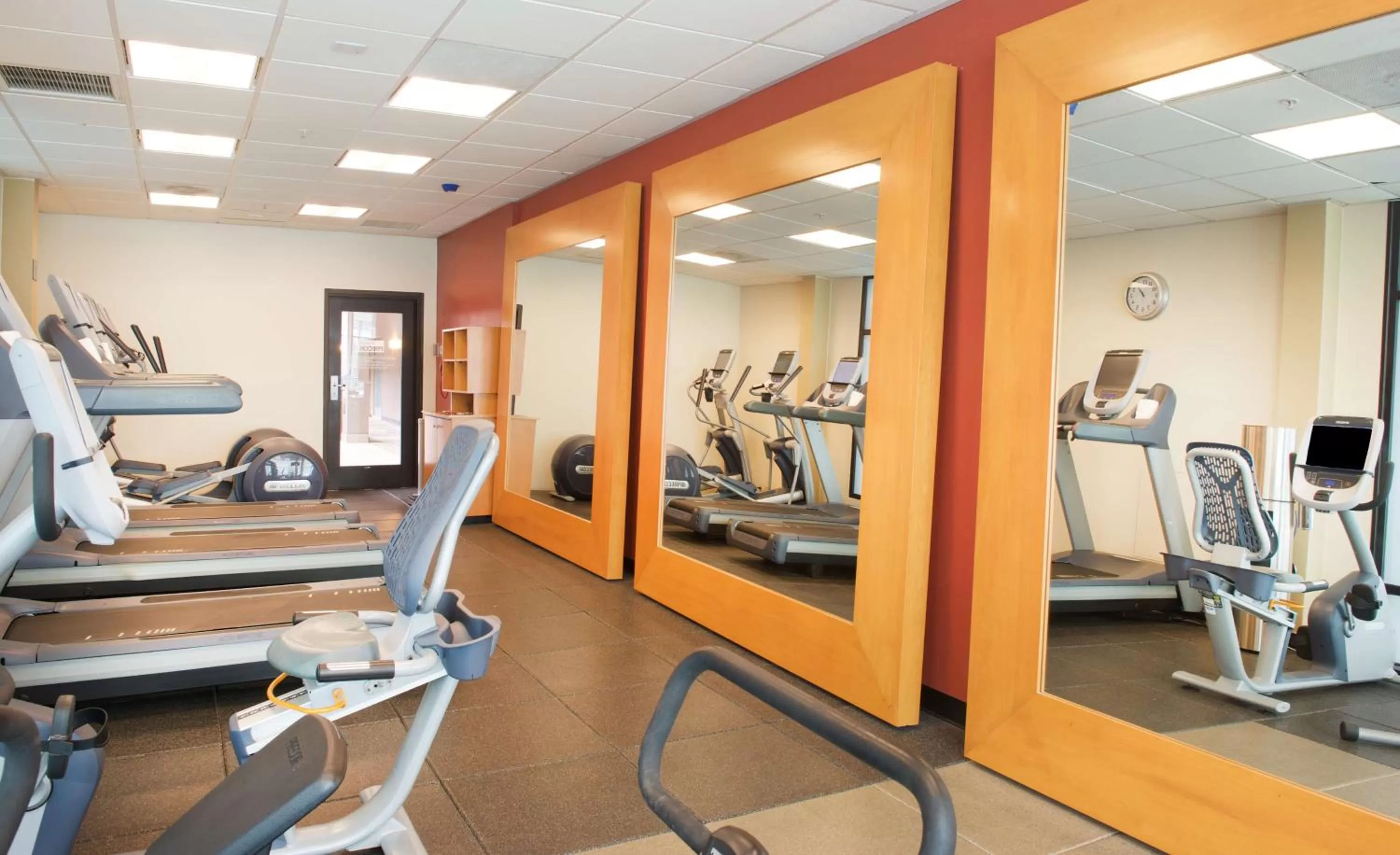 Fitness centre/facilities in Embassy Suites by Hilton Seattle North Lynnwood