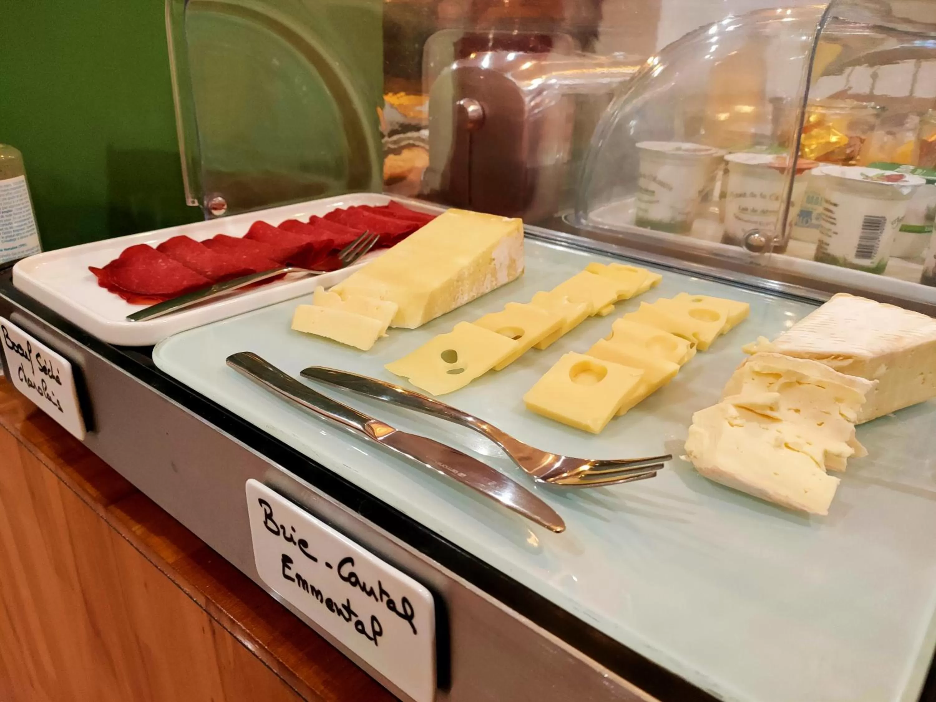 Breakfast, Food in Cit'Hotel Limoges Centre - Lion d'or