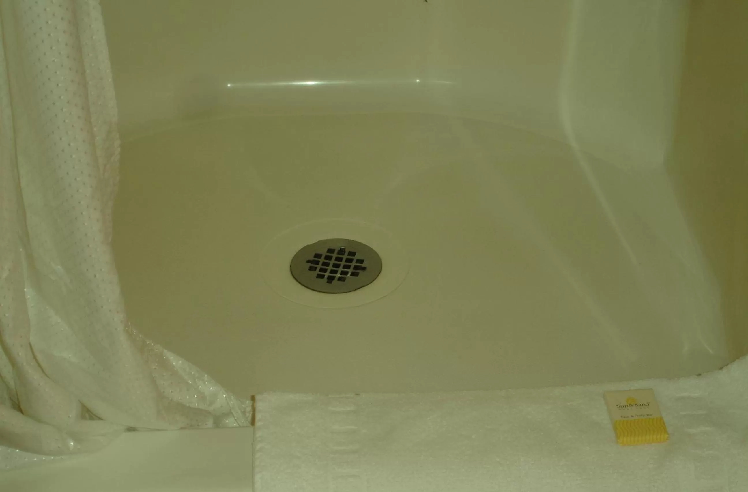 Bathroom in The Dublin House Motel