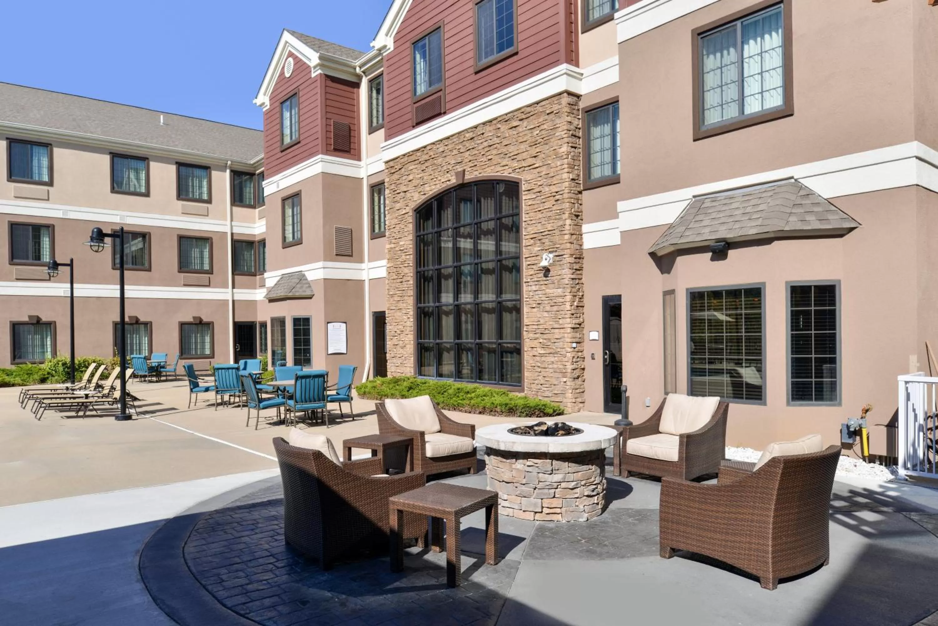 Property building in Staybridge Suites O'Fallon Chesterfield by IHG