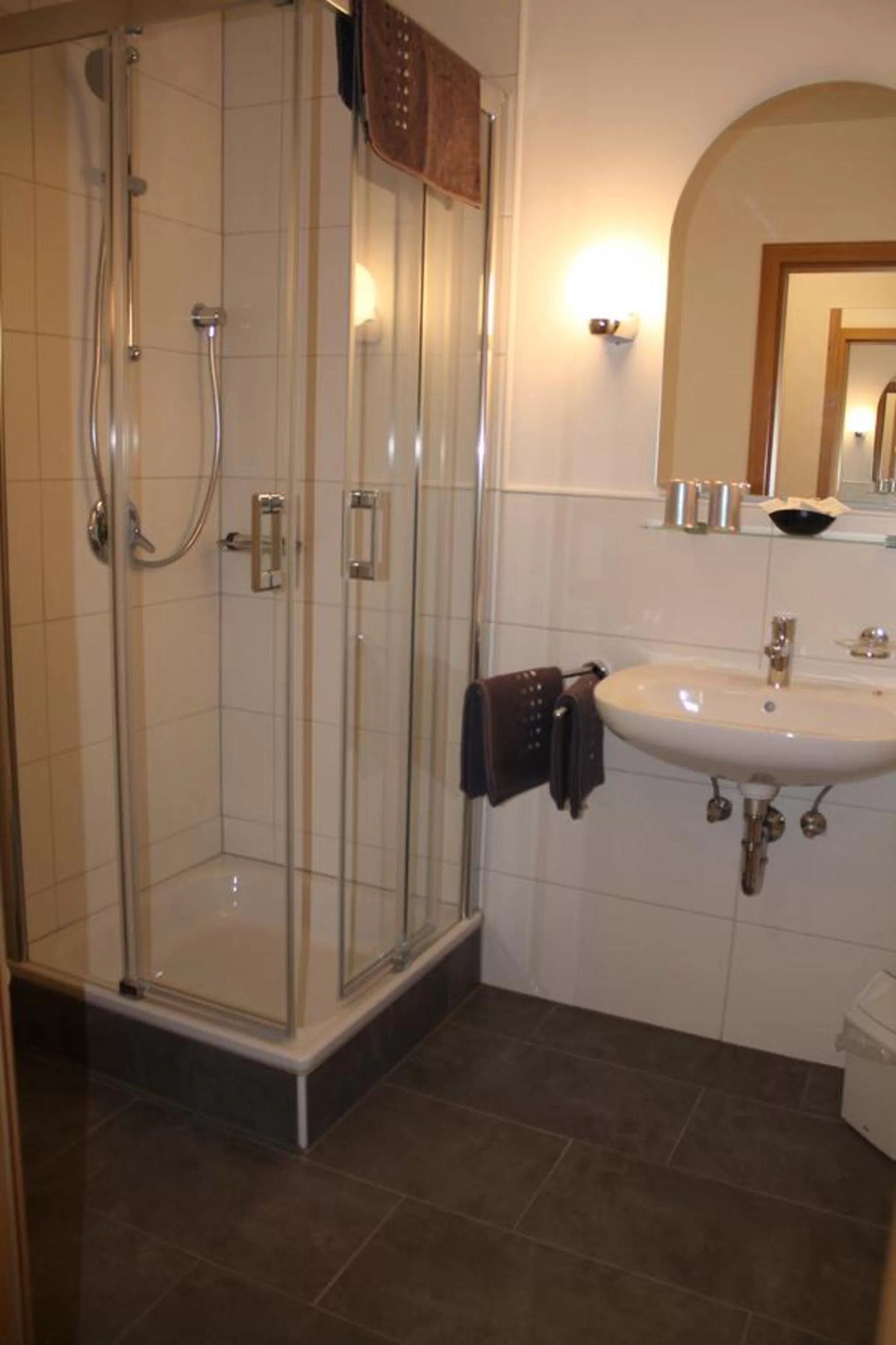 Photo of the whole room, Bathroom in Bäckerei Konditorei Frühstückspension WAGNER