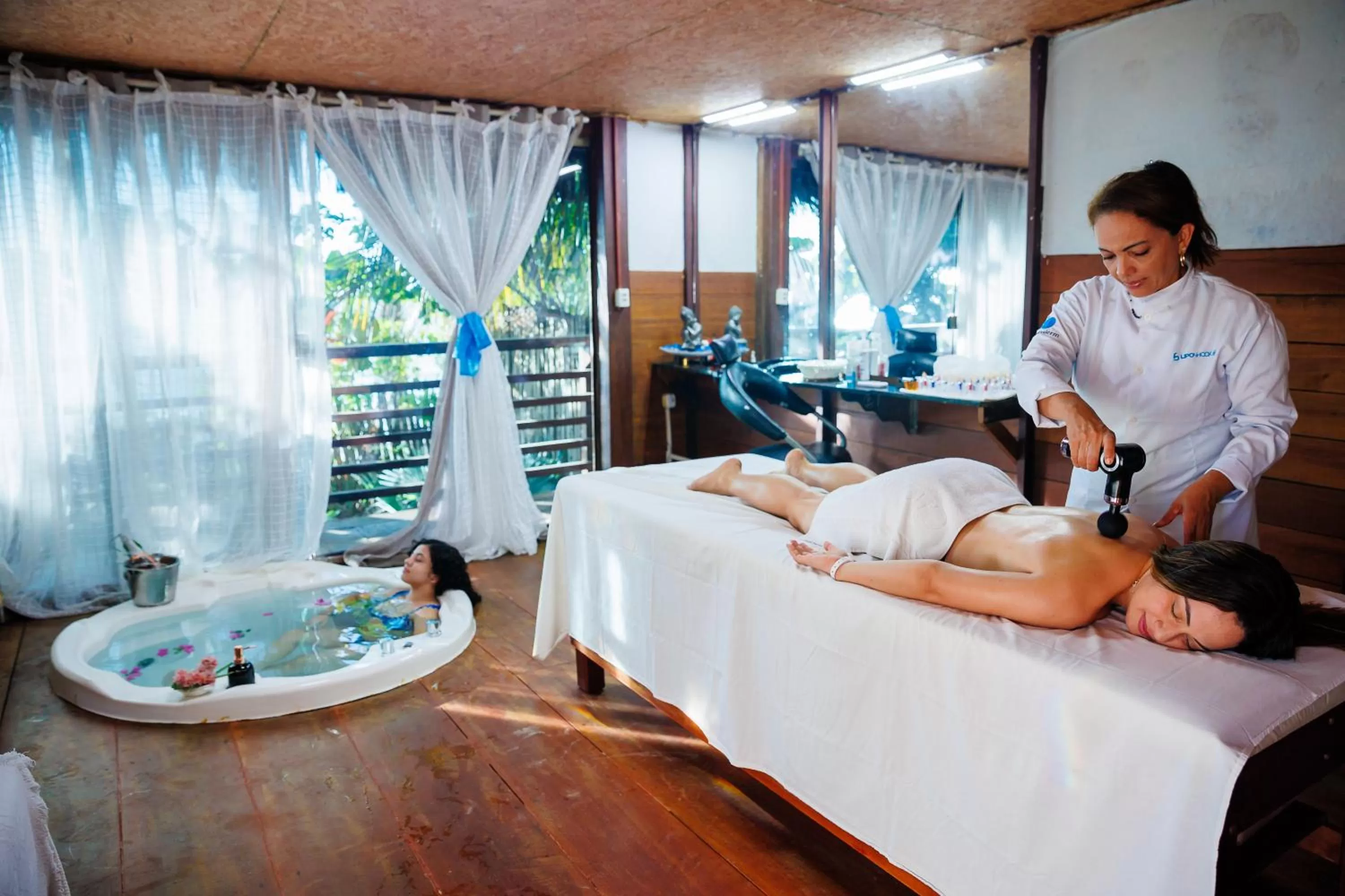 People in Carnaubinha Praia Resort