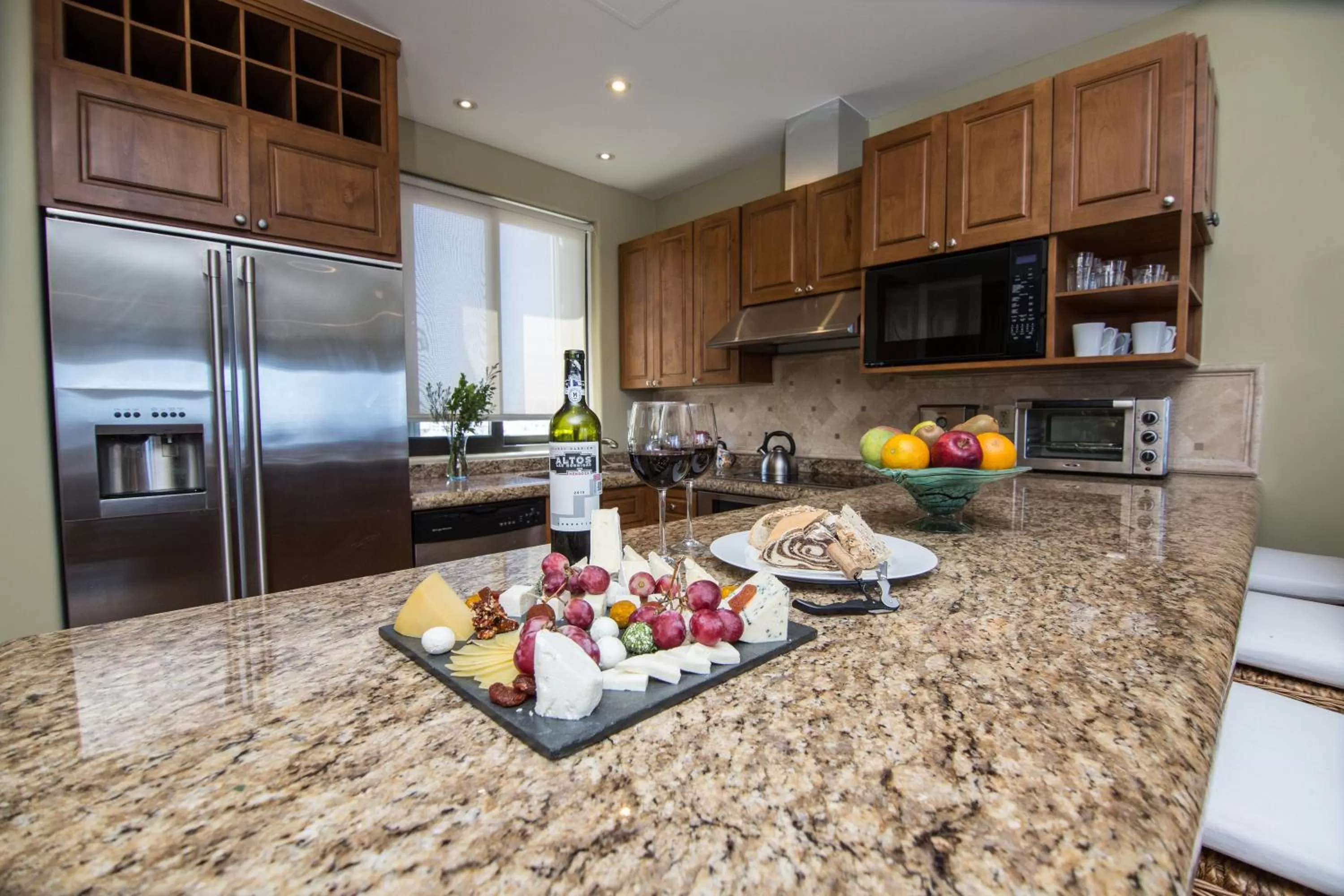 Kitchen or kitchenette in Alegranza Luxury Resort - All Master Suite