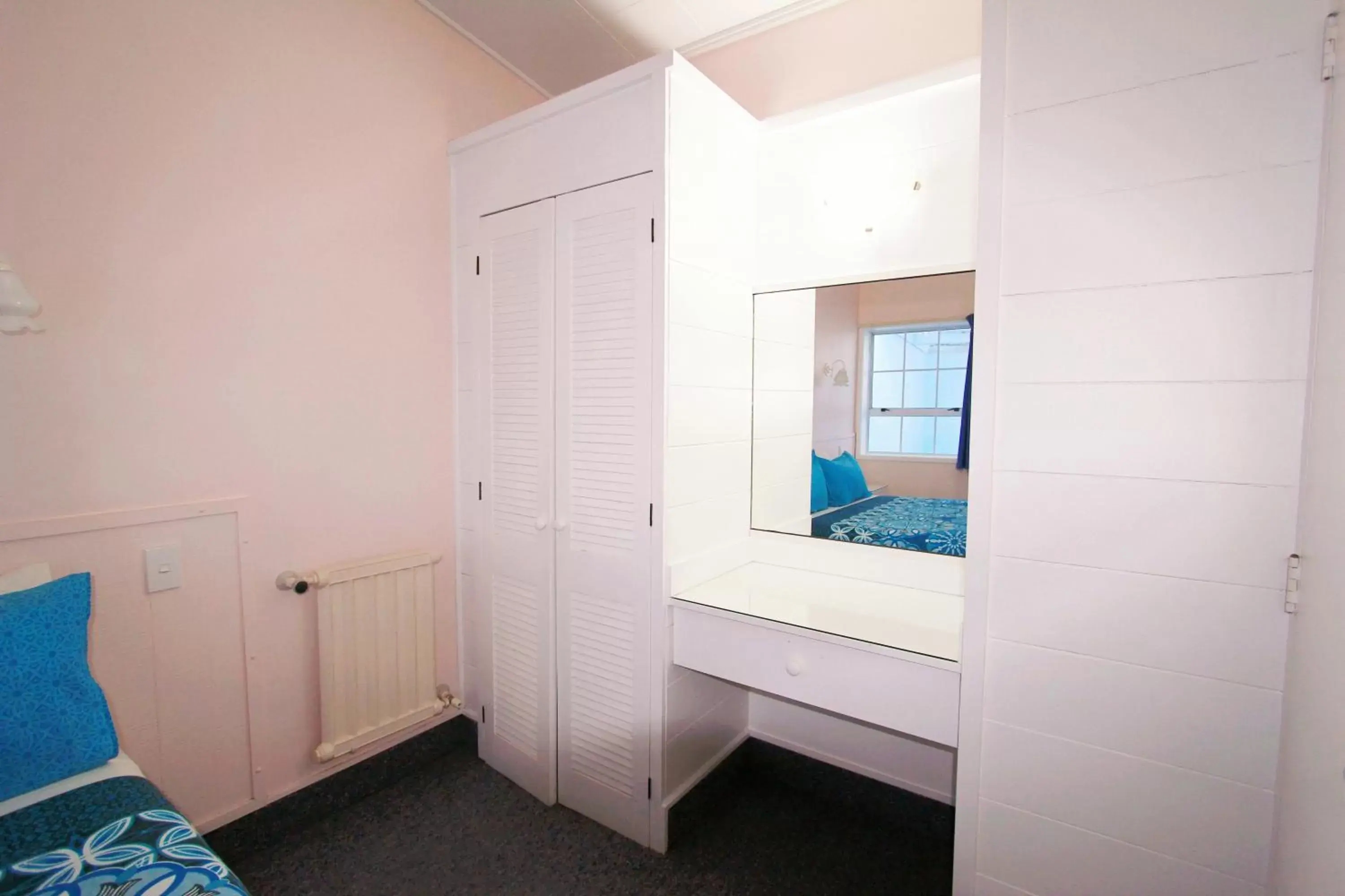 One-Bedroom Apartment with Spa Bathtub in Golden Glow Motel One-Bedroom Apartment with Spa Bathtub in Golden Glow Motel