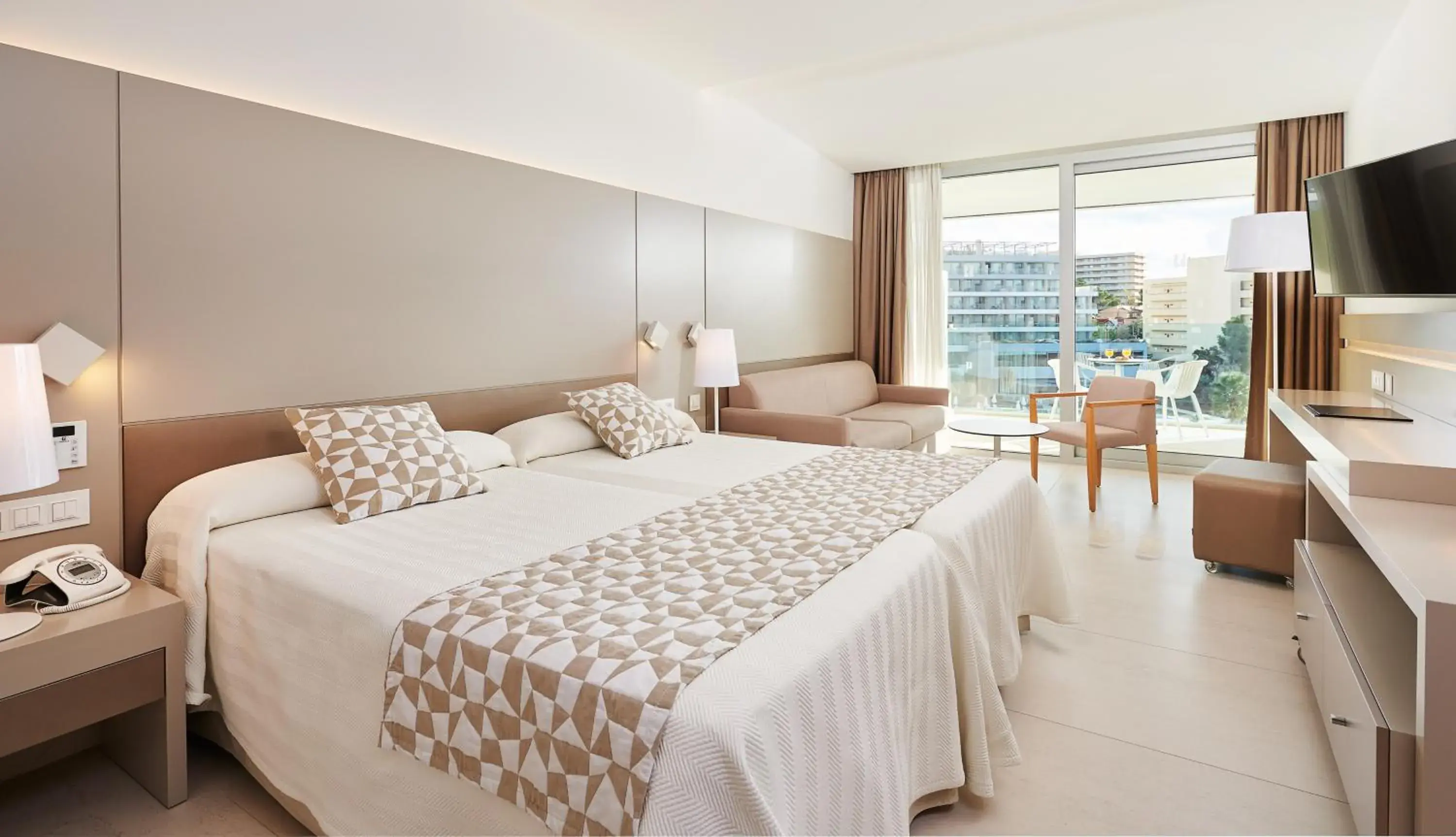 Double Room with Pool View in Hipotels Gran Playa de Palma Double Room with Pool View in Hipotels Gran Playa de Palma