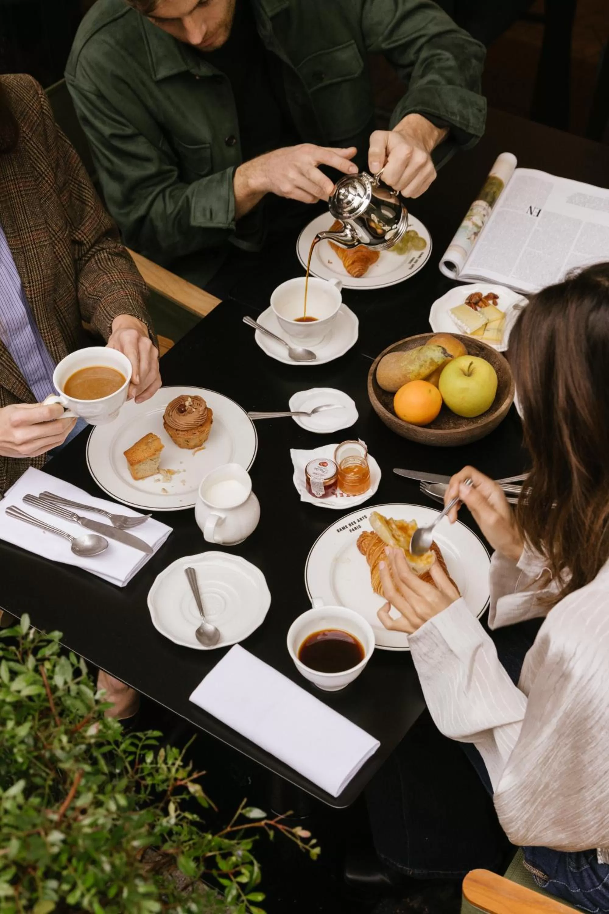 People in Hôtel Dame des Arts