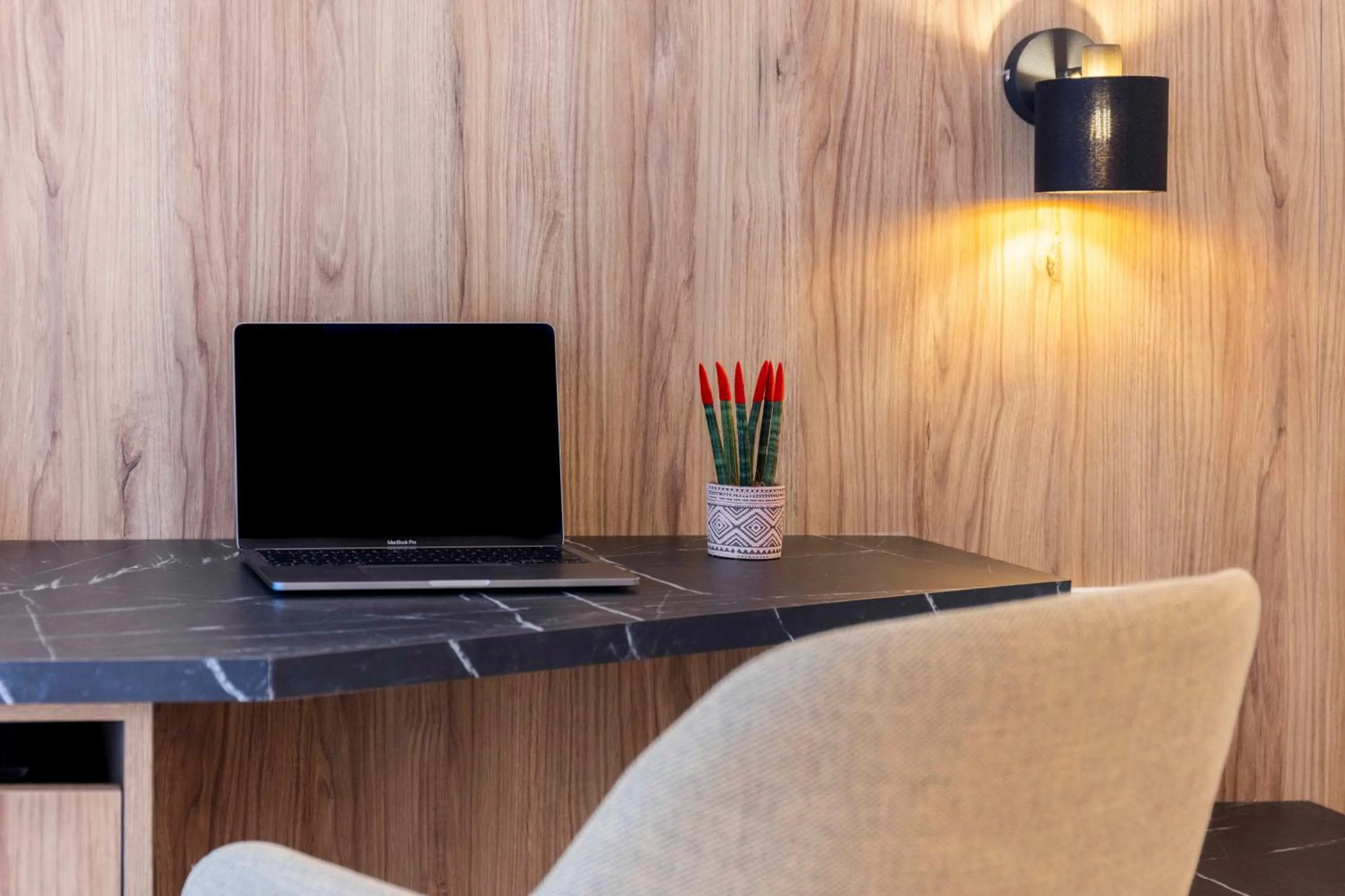 Bedroom in Alfons Hotel