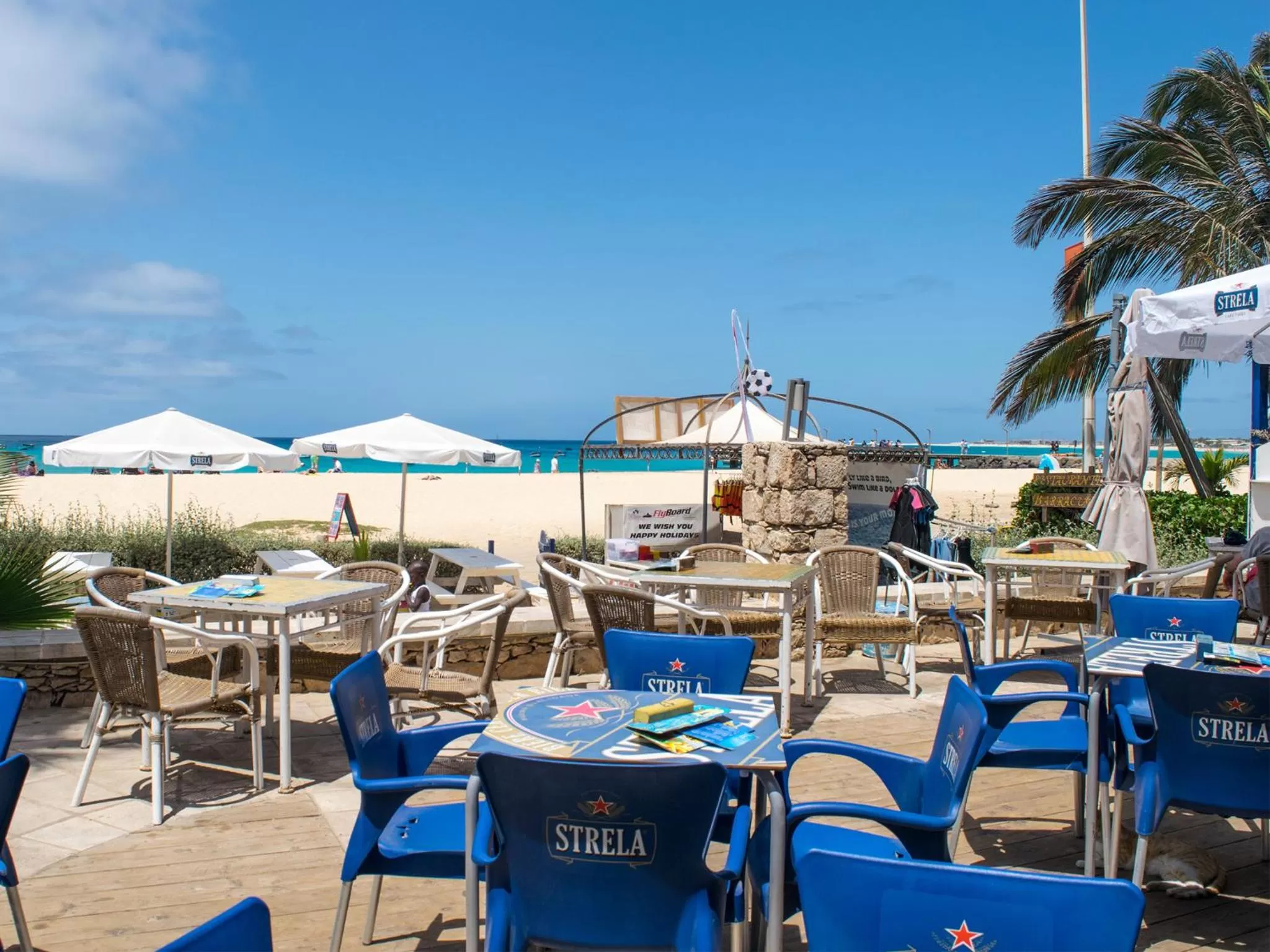 Restaurant/Places to Eat in Sal Beach Club
