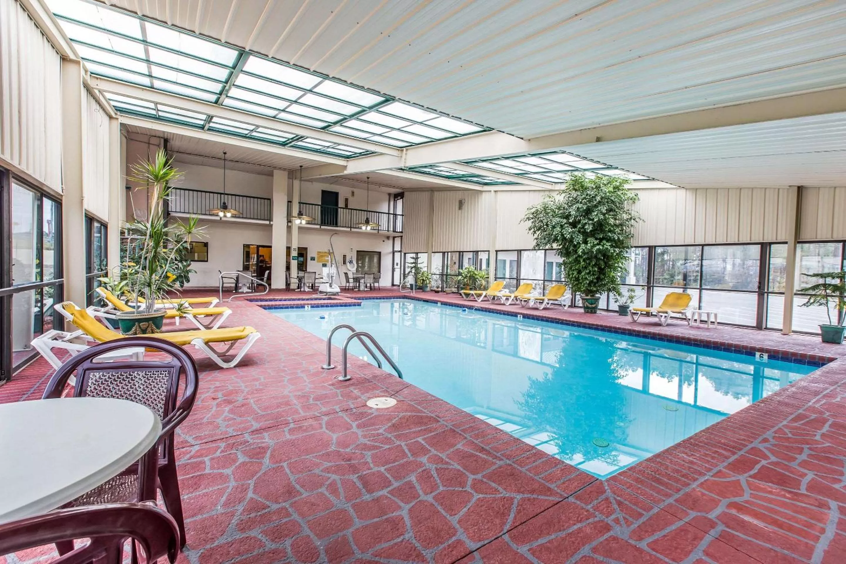 Swimming pool in Quality Inn Tifton