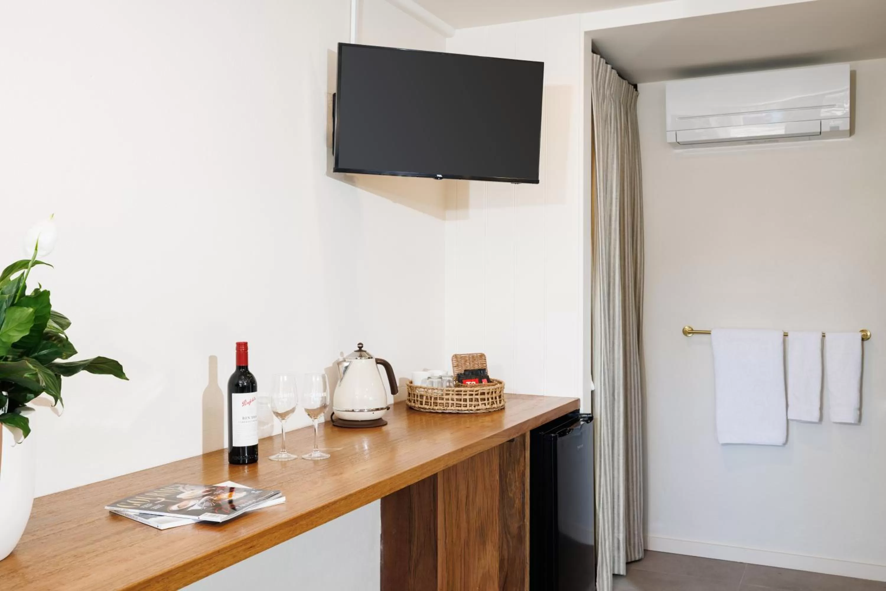 Bedroom in Richmond Inn