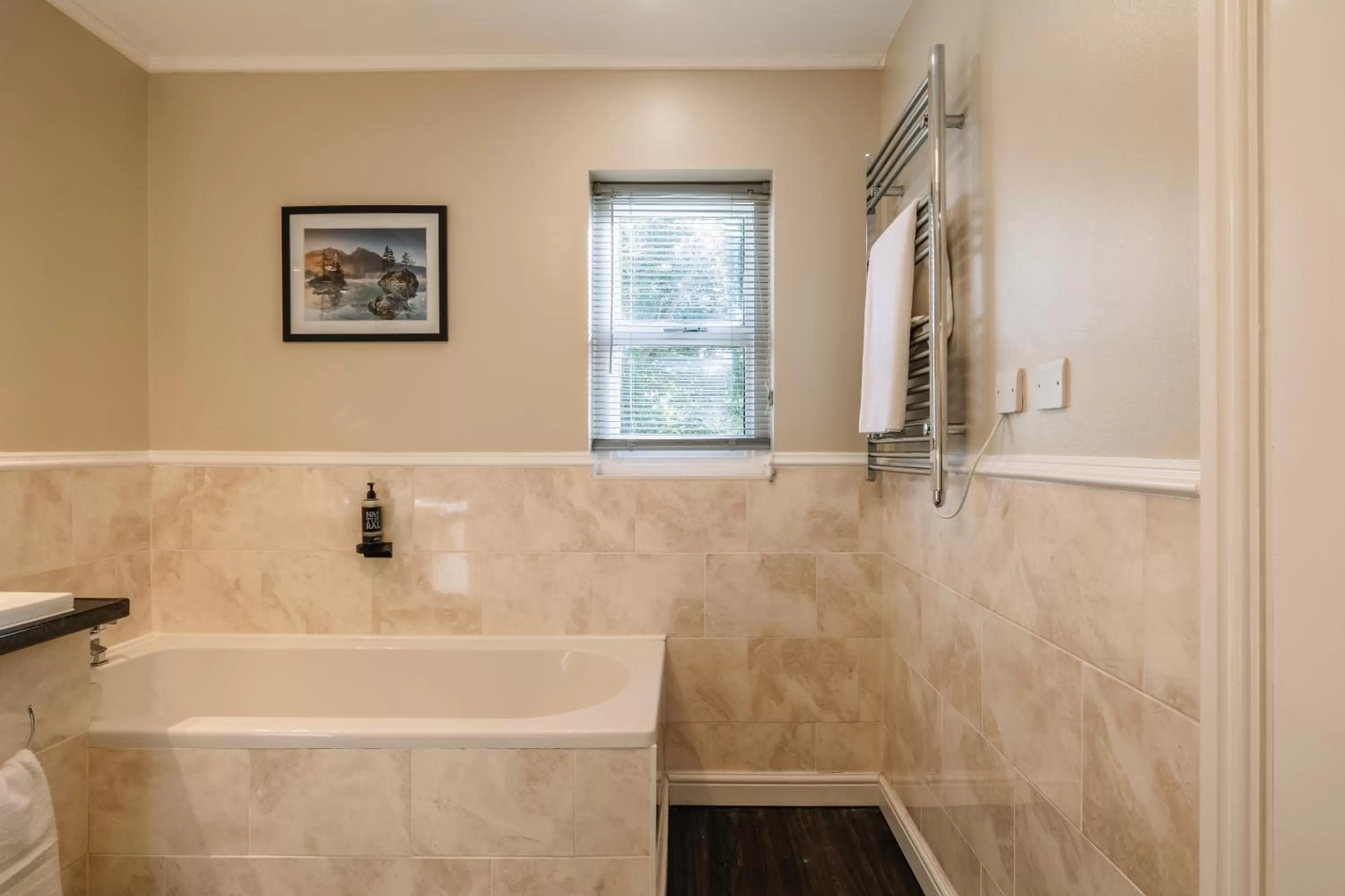 Bath in Muthu Belstead Brook Hotel