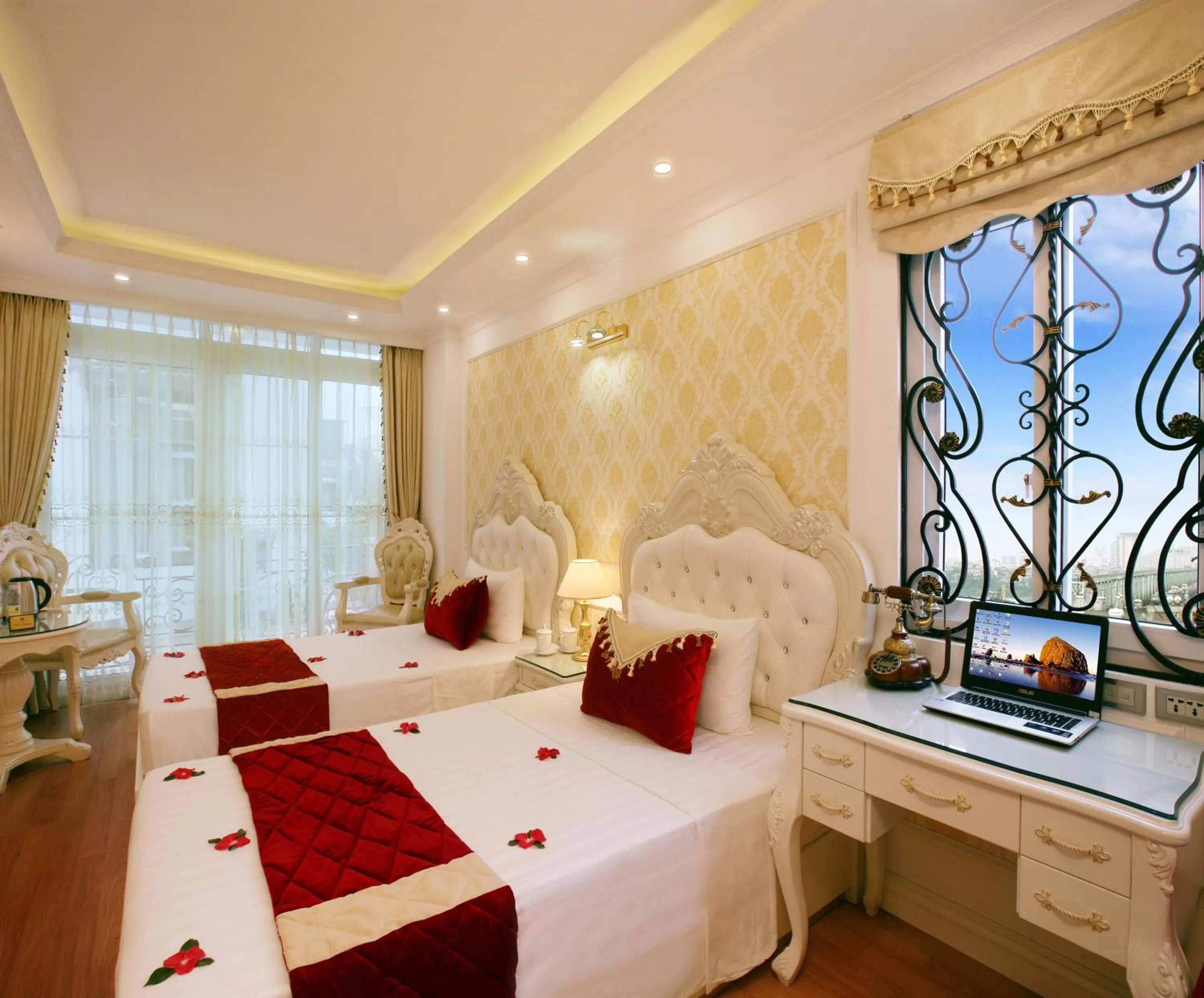 Bedroom, Bed in Hanoi Hotel Royal