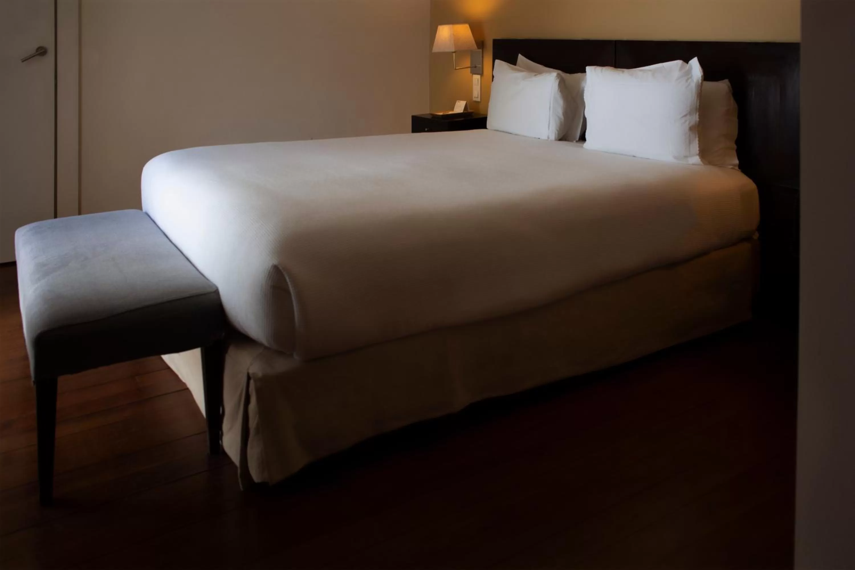 Bedroom, Bed in York House Lisboa Hotel