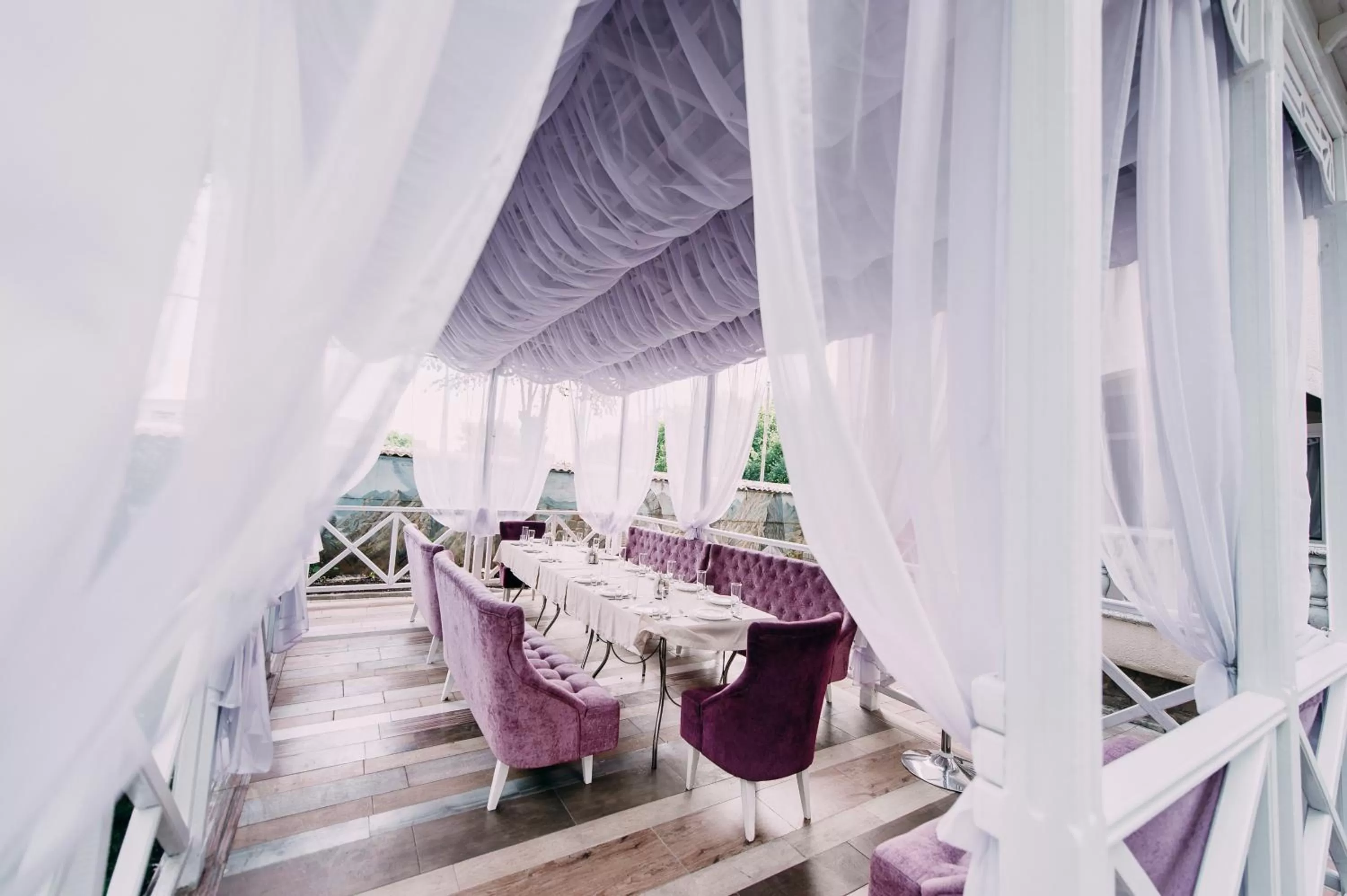 Restaurant/Places to Eat in Urartu Hotel